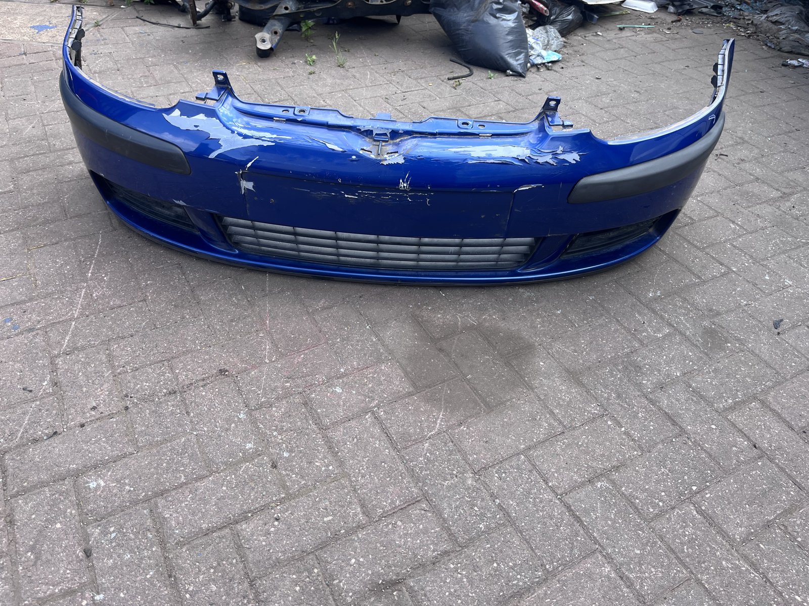 VW GOLF MK5 BLUE FRONT BUMPER BLUE G5J