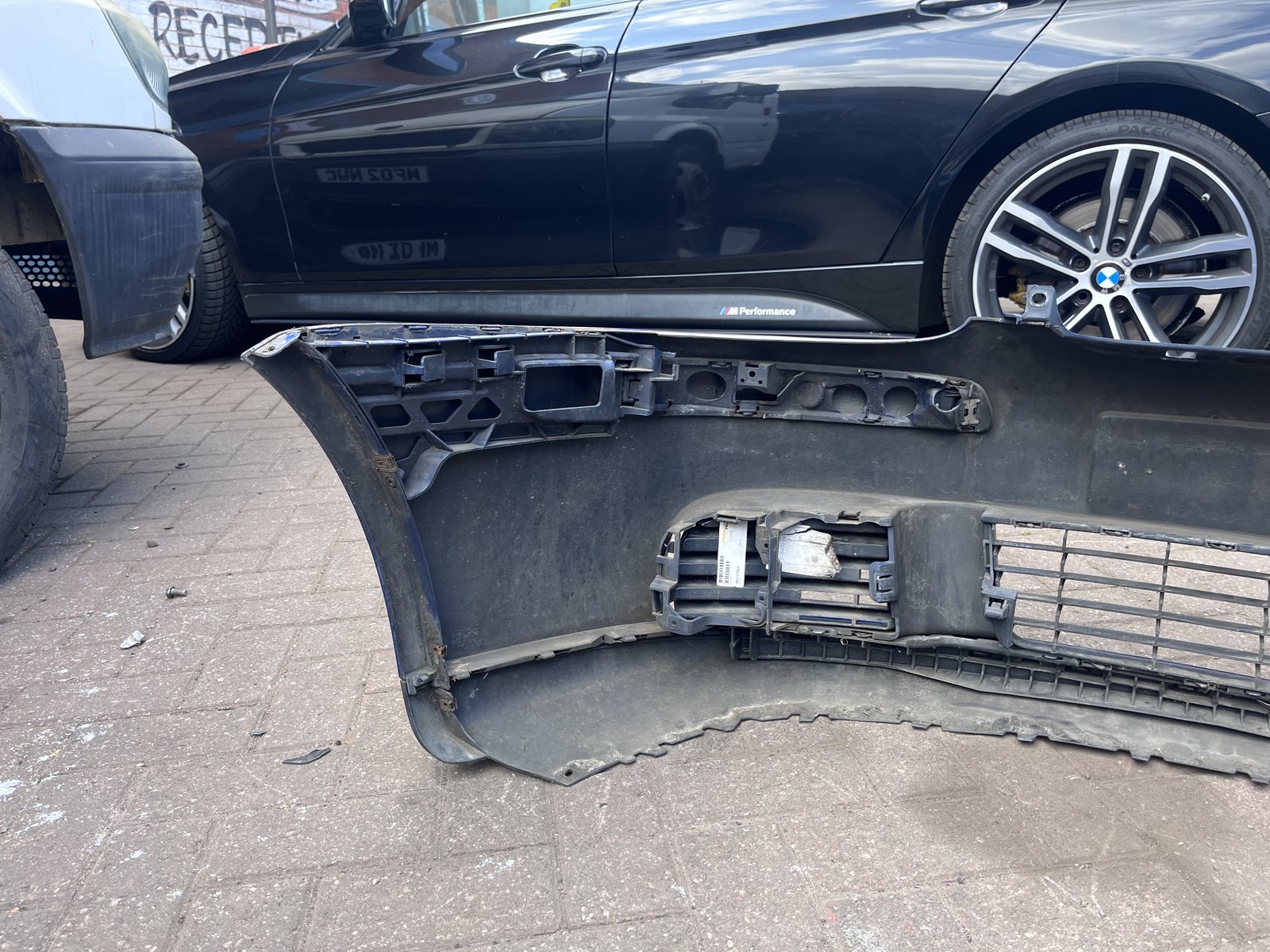 VW GOLF MK5 BLUE FRONT BUMPER BLUE G5J photo 9