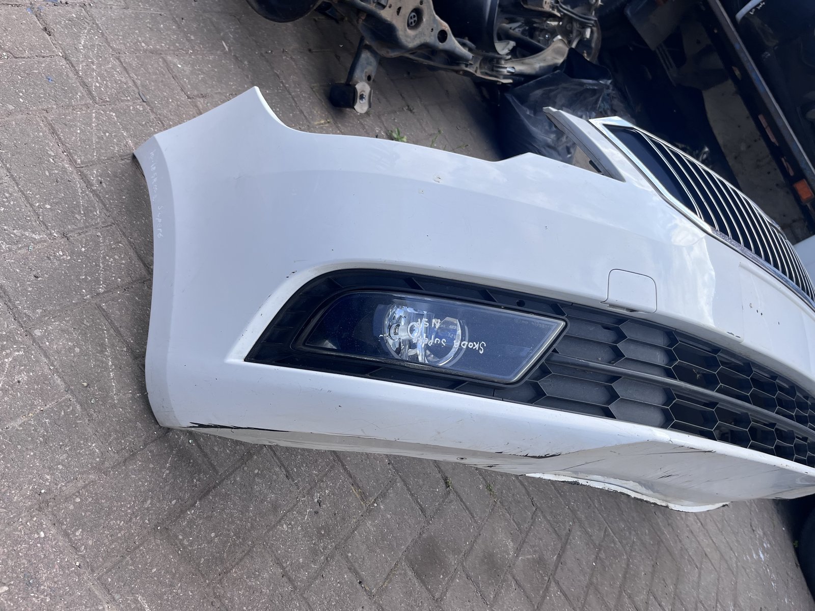 10-15 SKODA SUPERB  FRONT NUMPER  photo 6