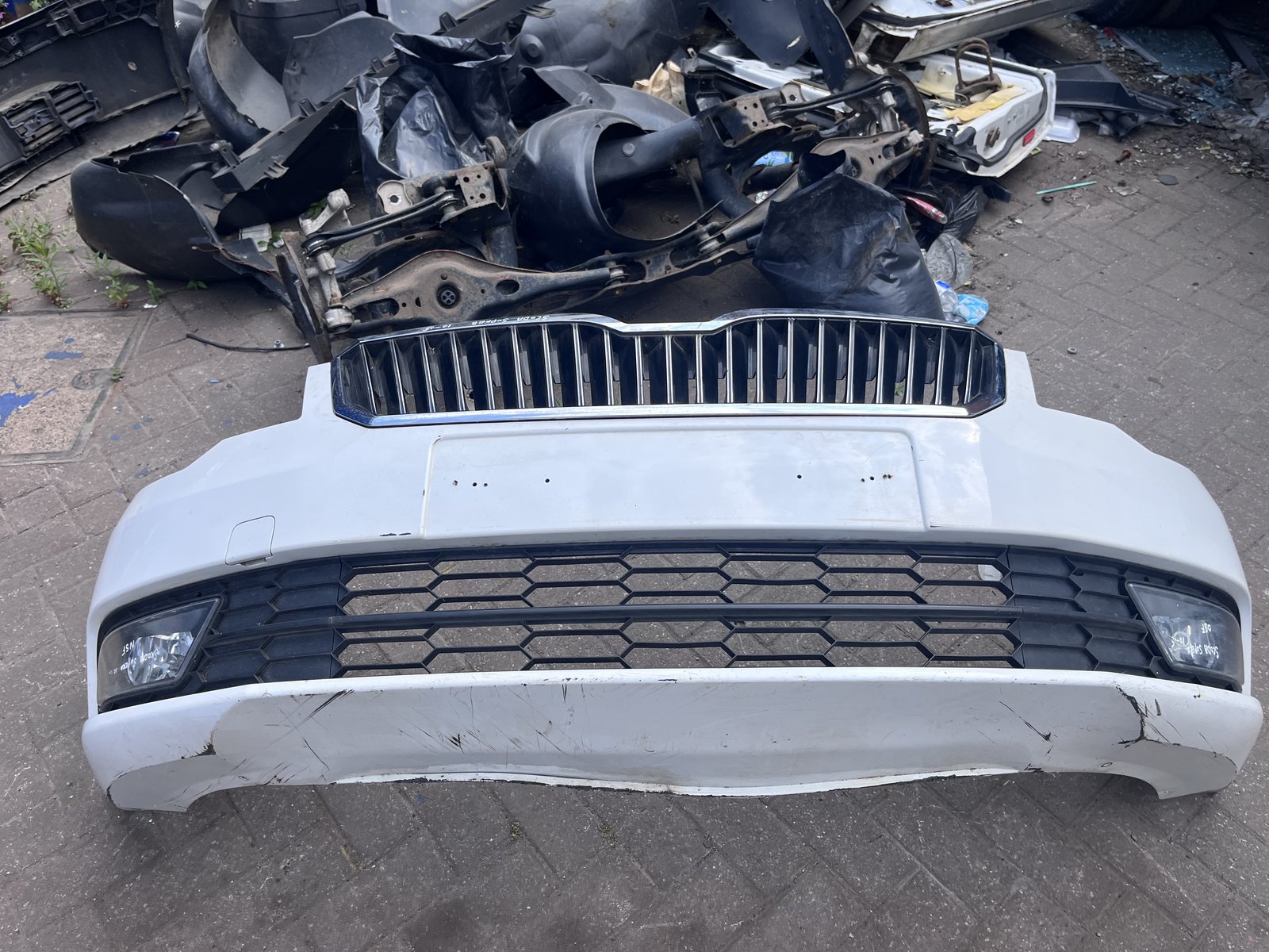 10-15 SKODA SUPERB  FRONT NUMPER  photo 4