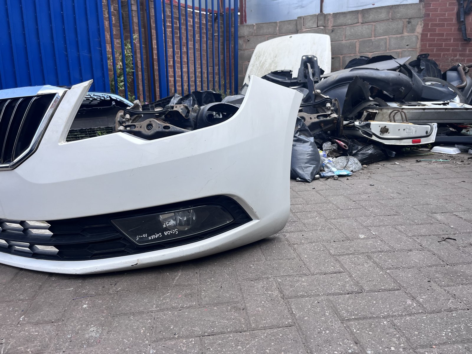 10-15 SKODA SUPERB  FRONT NUMPER  photo 2