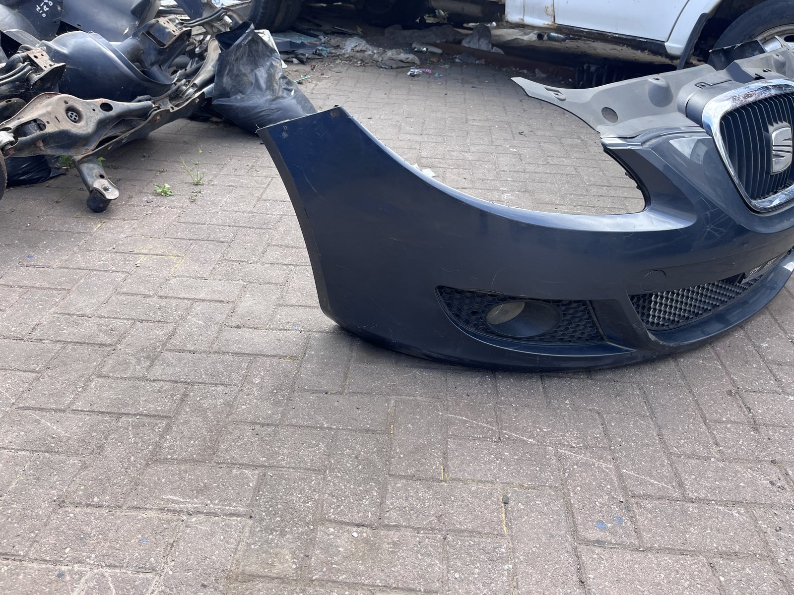 SEAT LEON 07 FRONT BUMPER  photo 3