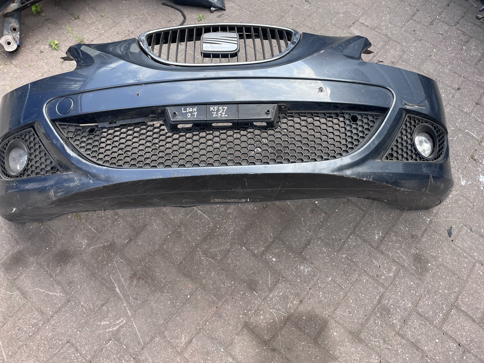 SEAT LEON 07 FRONT BUMPER  photo 4