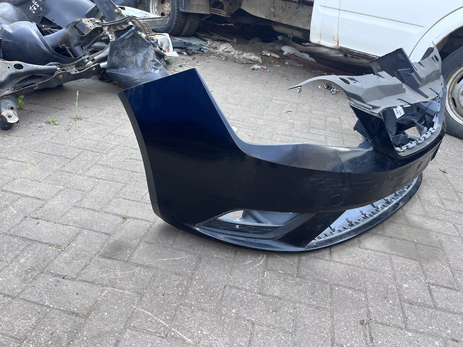 SEAT IBIZA FR FRONT BUMPER  BLACK LY9T photo 3