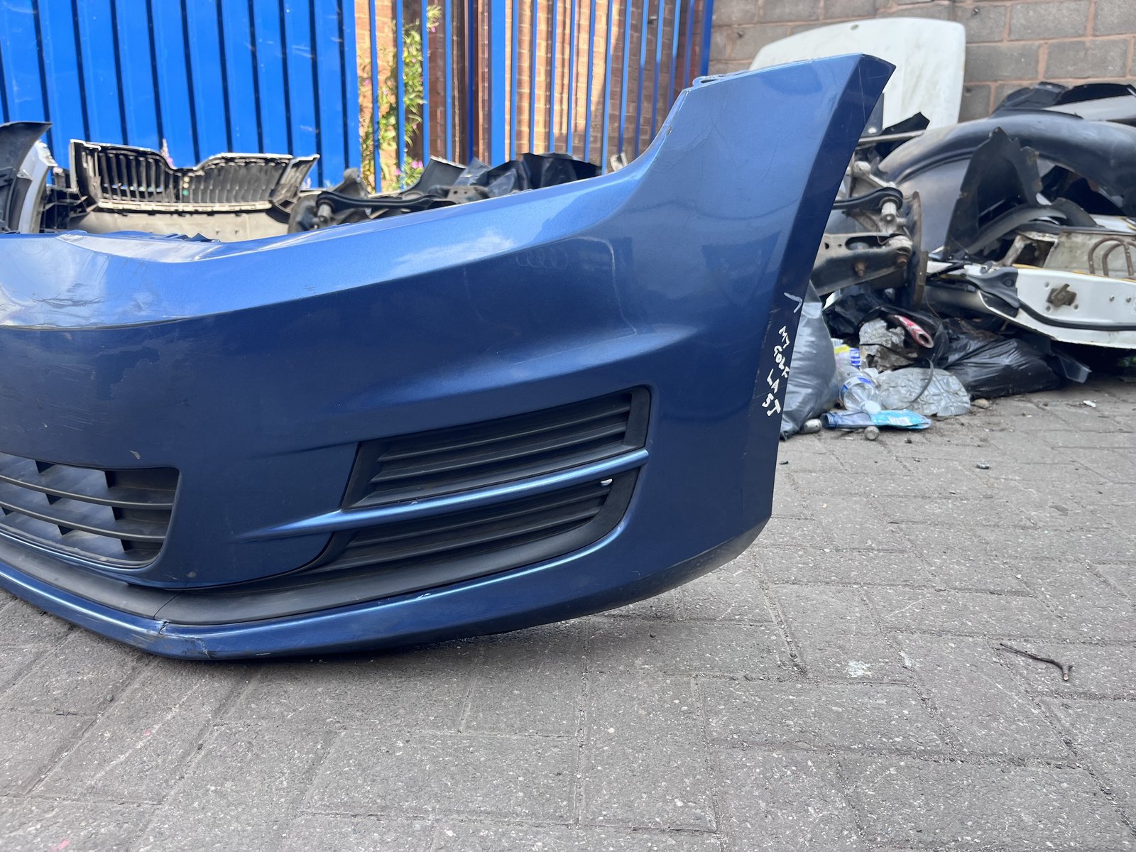 VW GOLF MK7 FRONT BUMPER BLUE LA5J photo 2