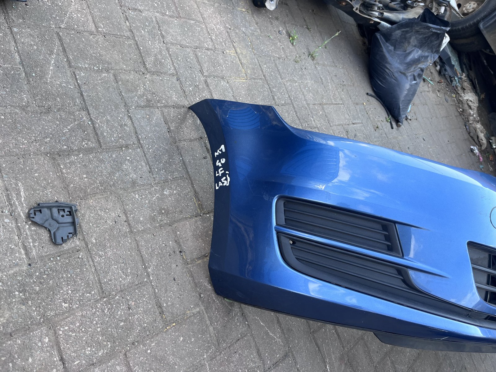 VW GOLF MK7 FRONT BUMPER BLUE LA5J photo 6
