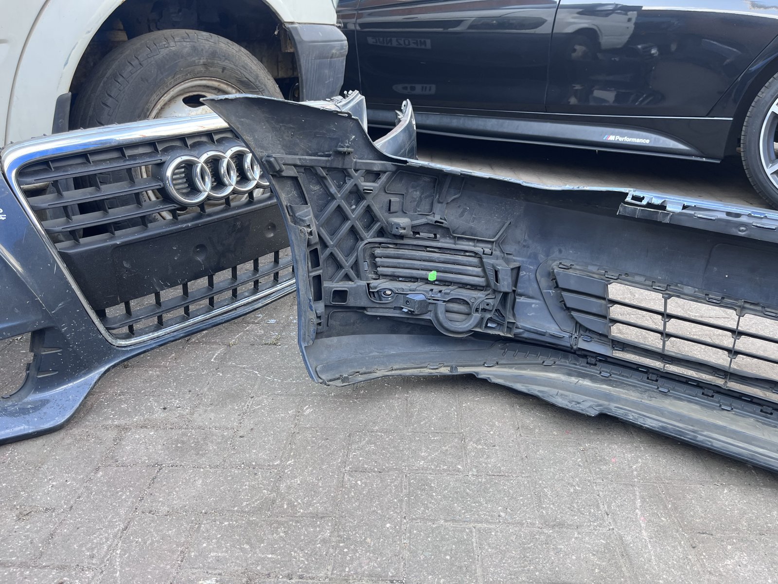 VW GOLF MK7 FRONT BUMPER BLUE LA5J photo 9