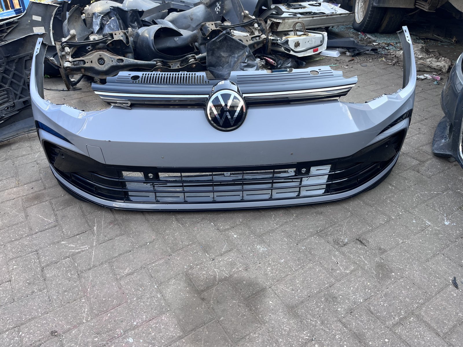 VW GOLF MK8 R LINE FRNOT BUMPER MOON STONE GREY LA7C