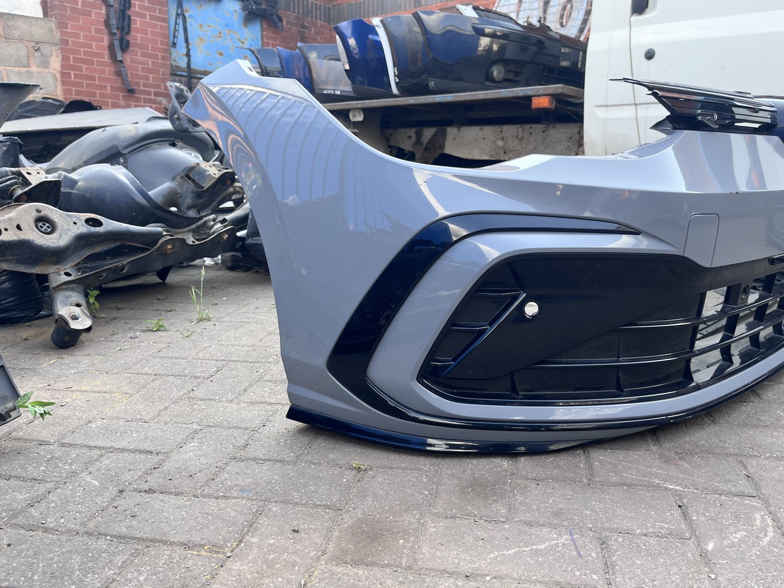 VW GOLF MK8 R LINE FRNOT BUMPER MOON STONE GREY LA7C photo 3