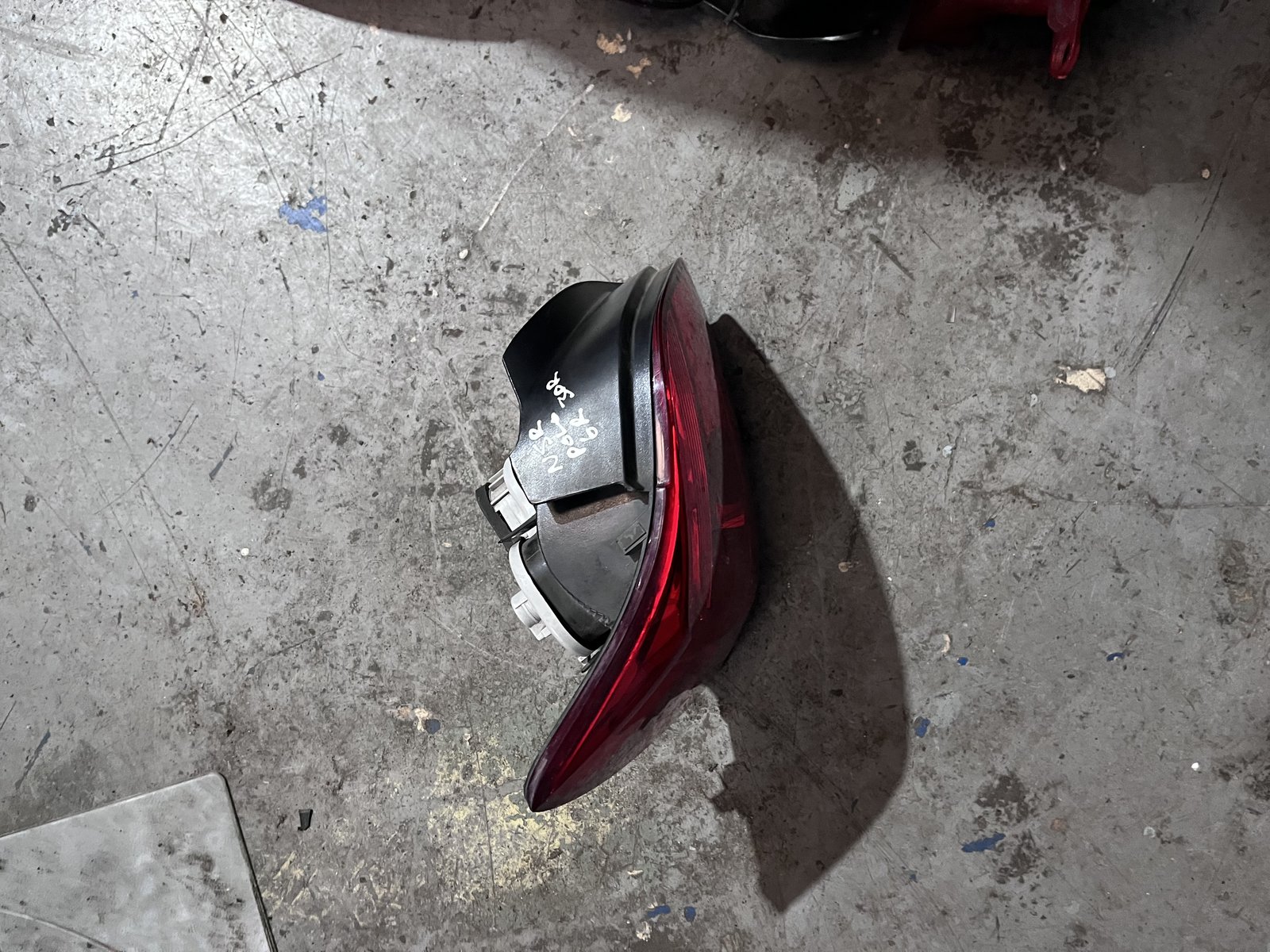 VW POLO 6R  NSR 3 DOOR OUTER LIGHT  photo 3