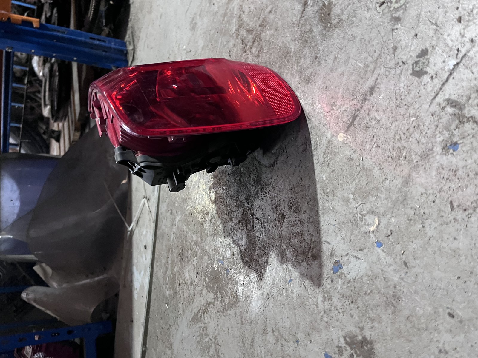 VW Touran 14 NSR OUTER LIGHT  photo 2