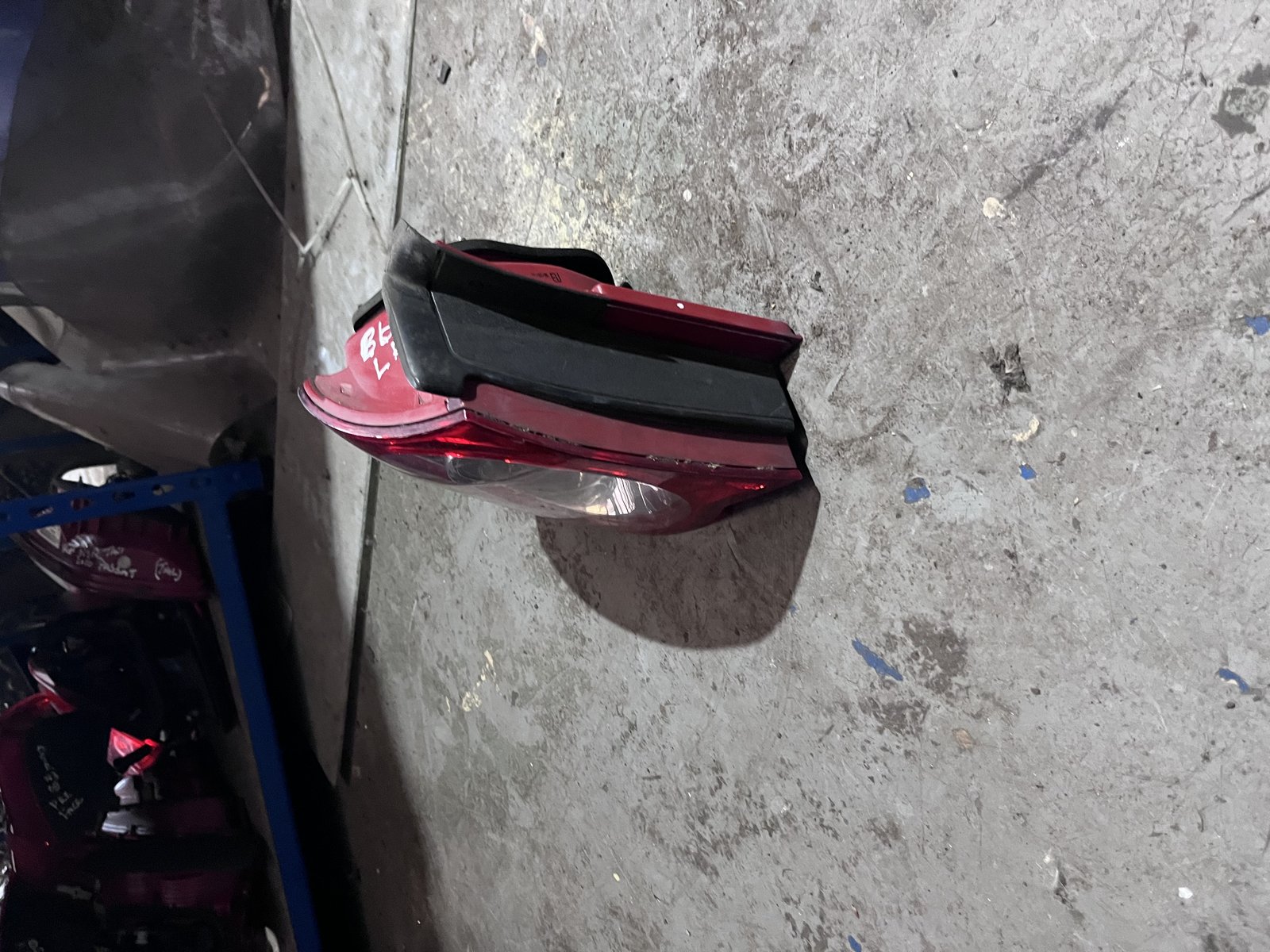 VW PASSAT B6 NSR OUTER LIGHT  photo 2