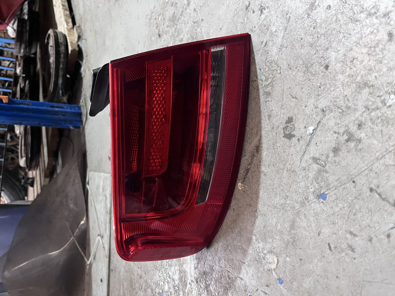 AUDI A4 B8 SALOON NSR TAIL LIGHT 
