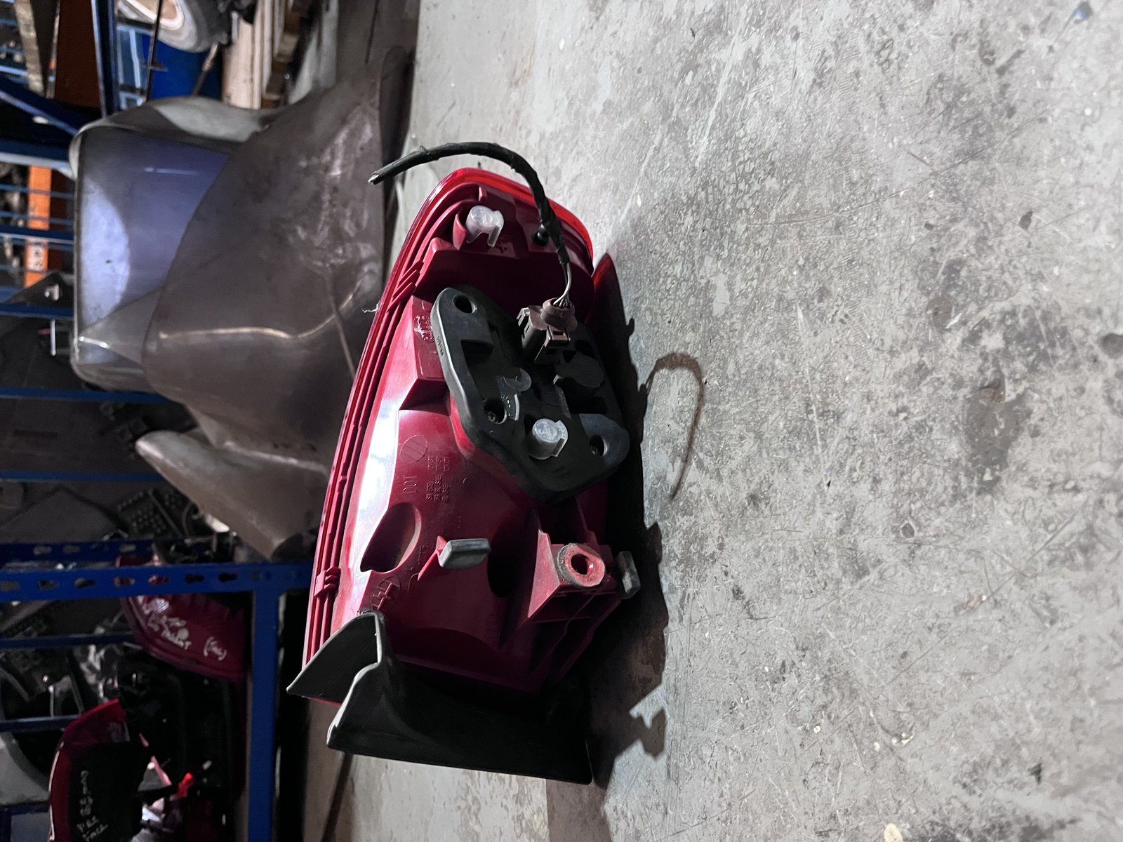 AUDI A4 B8 2010 NSR TAIL LIGHT  photo 4