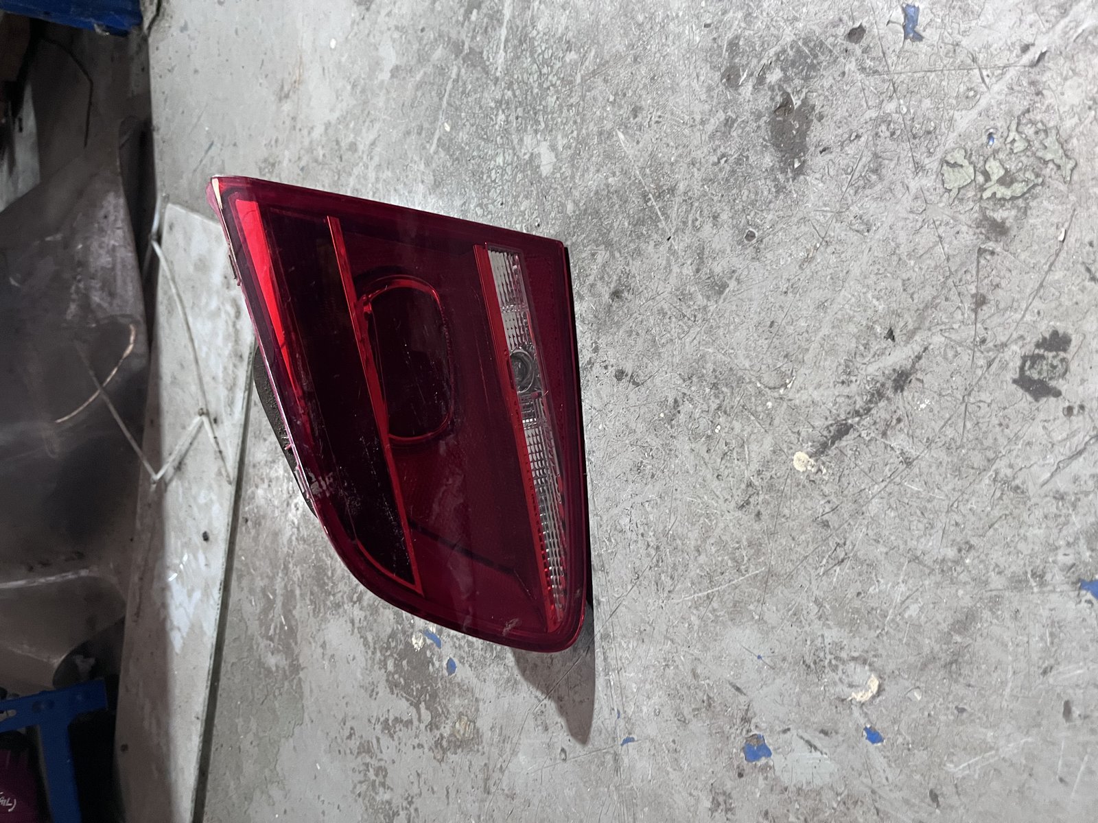 VW PASSAT B7 SALOON OSR TAIL LIGHT 