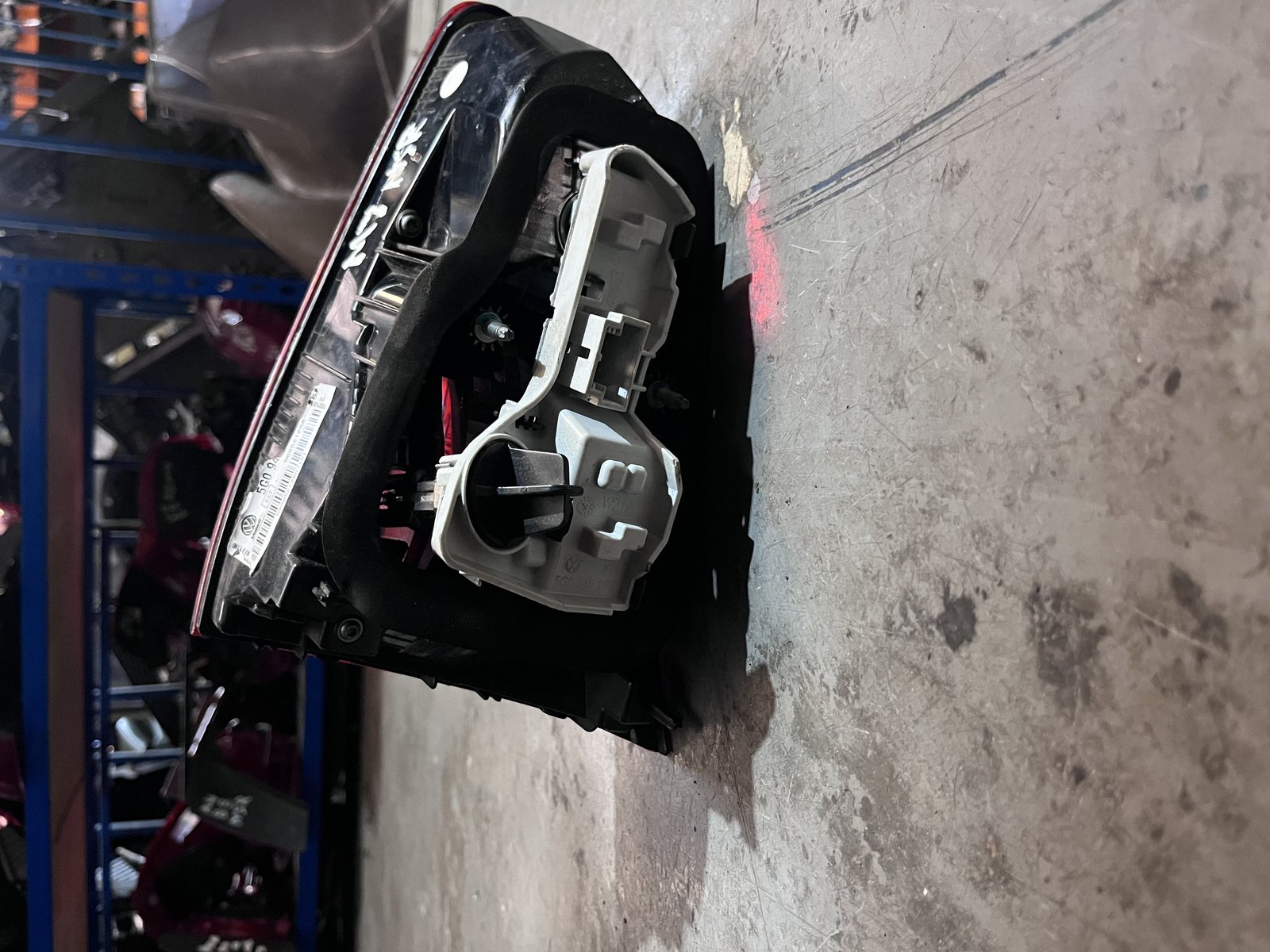 VW GOLF MK7 NSR TAIL LIGHT  photo 4