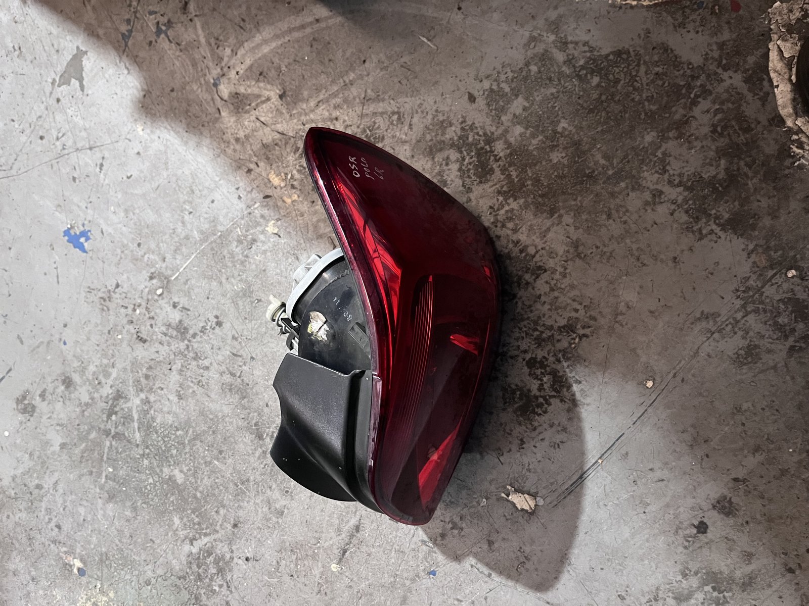 VW POLO MK5 6R OSR TAIL LIGHT  photo 2