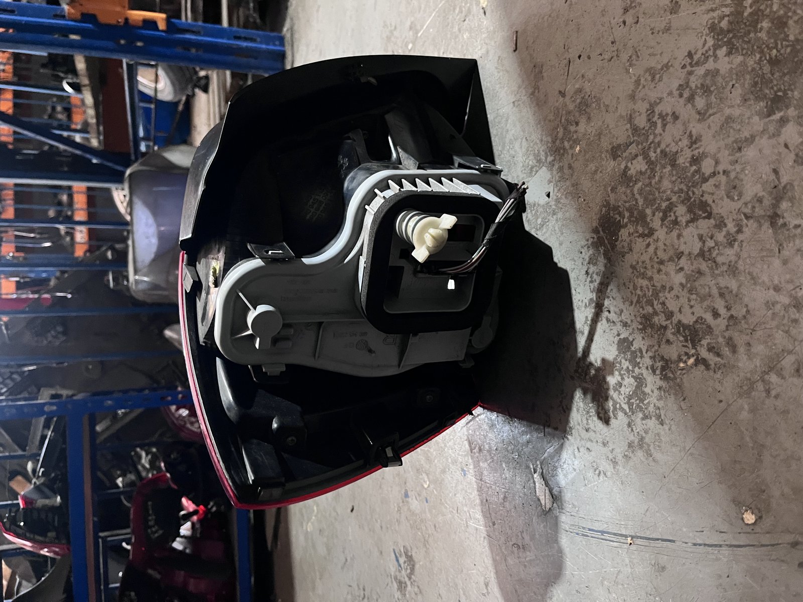 VW POLO MK5 6R OSR TAIL LIGHT  photo 3