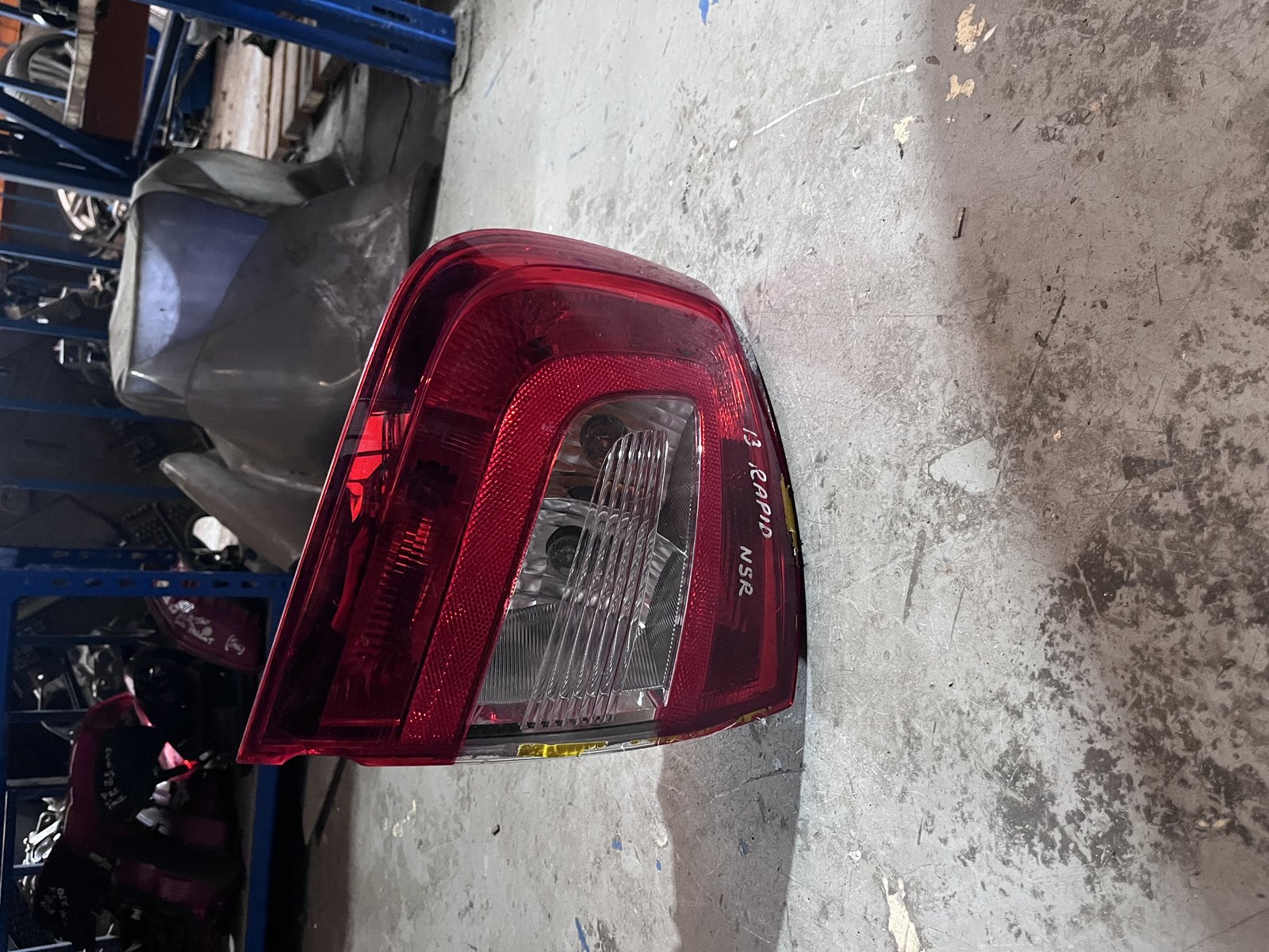 13 SKODA RAPID NSR TAIL LIGHT 