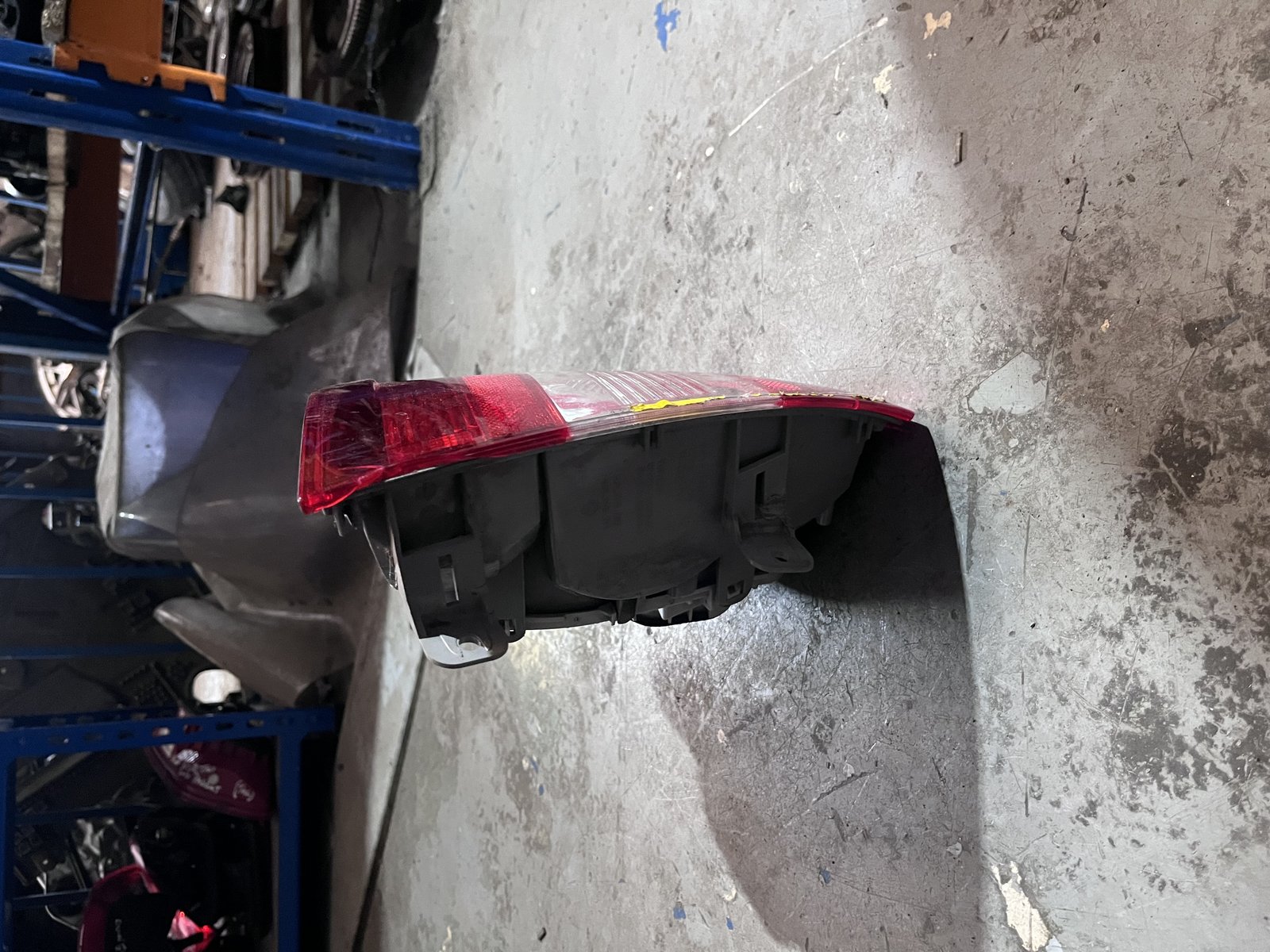 13 SKODA RAPID NSR TAIL LIGHT  photo 2