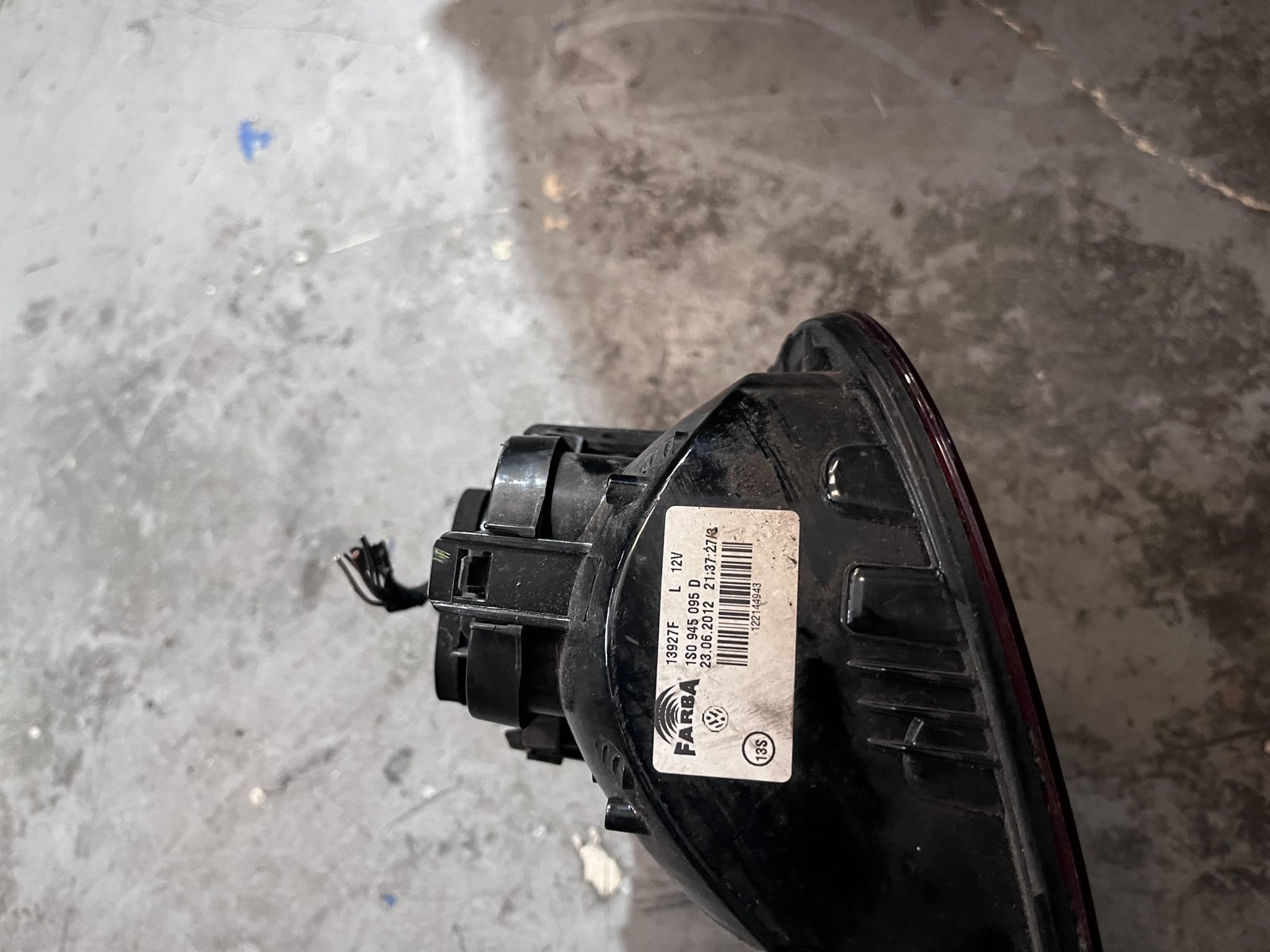 012 VW UP 3 DOOR HATCHBACK NSR TAIL LIGHT  photo 5