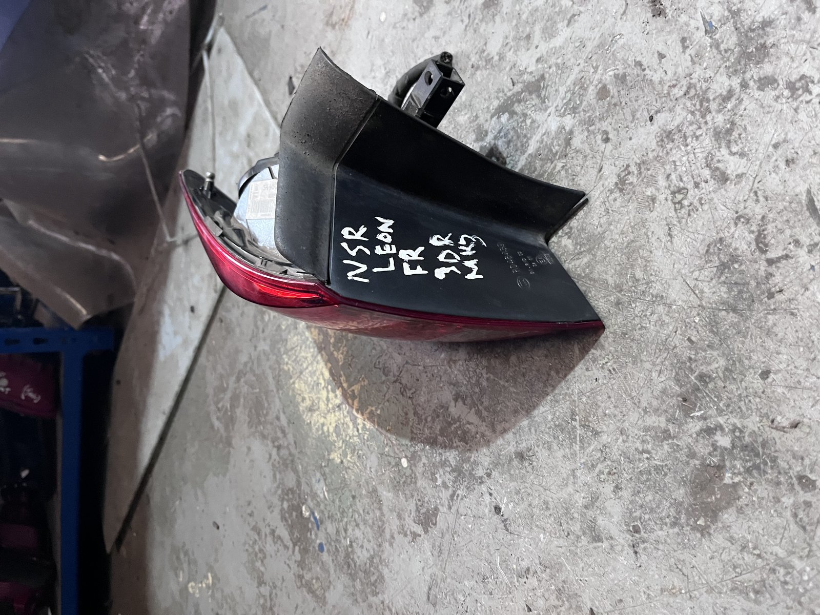 SEAT LEON FR MK3 NSR TAIL LIGHT  photo 2