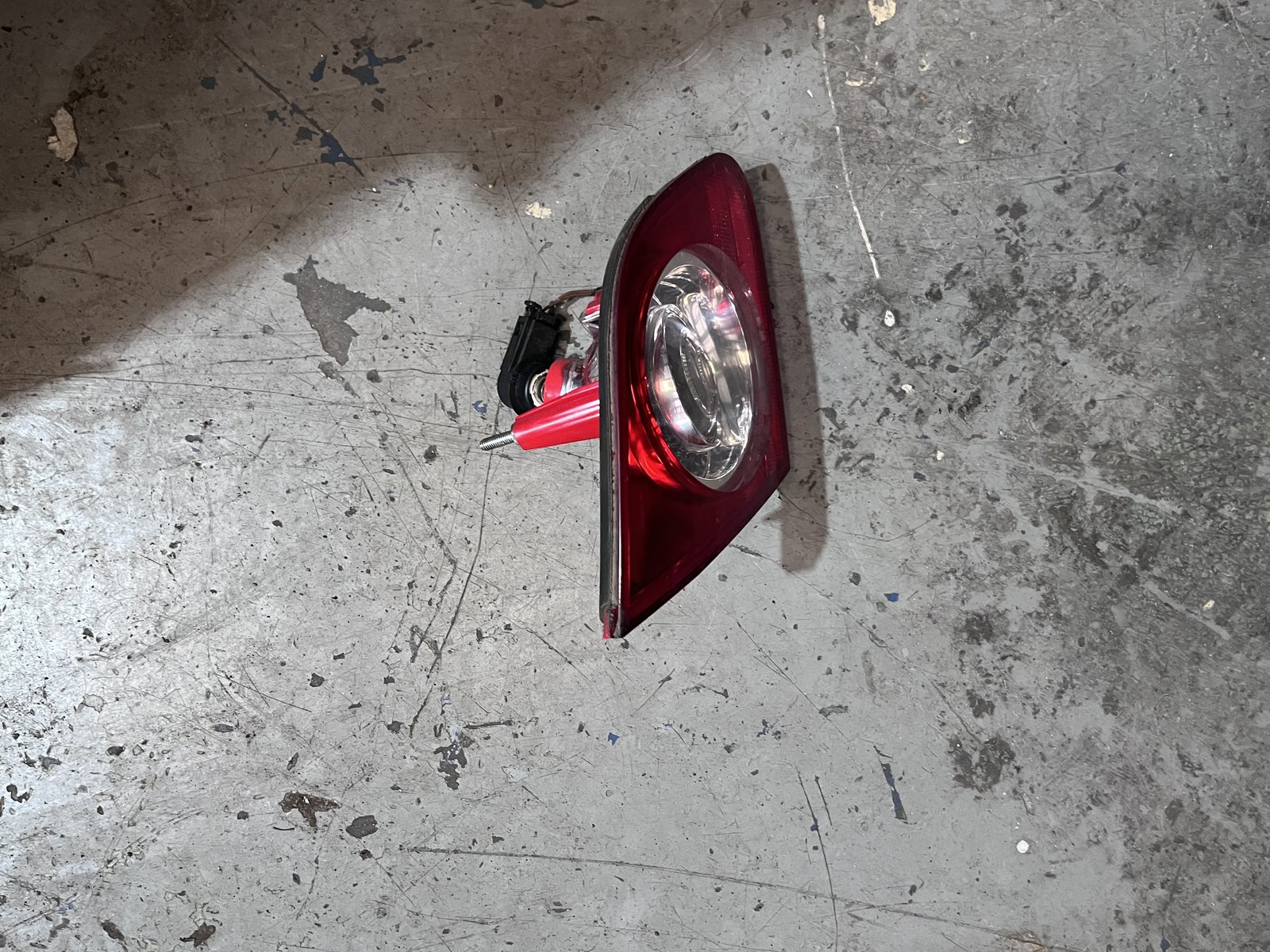 VW PASSAT B6 NSR TAIL LIGHT  photo 4