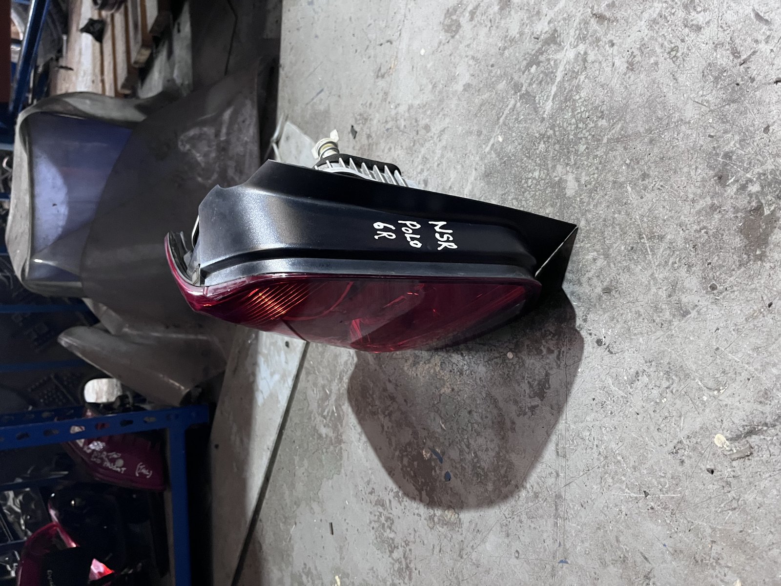 VW POLO MK5 6R NSR TAIL LIGHT photo 2