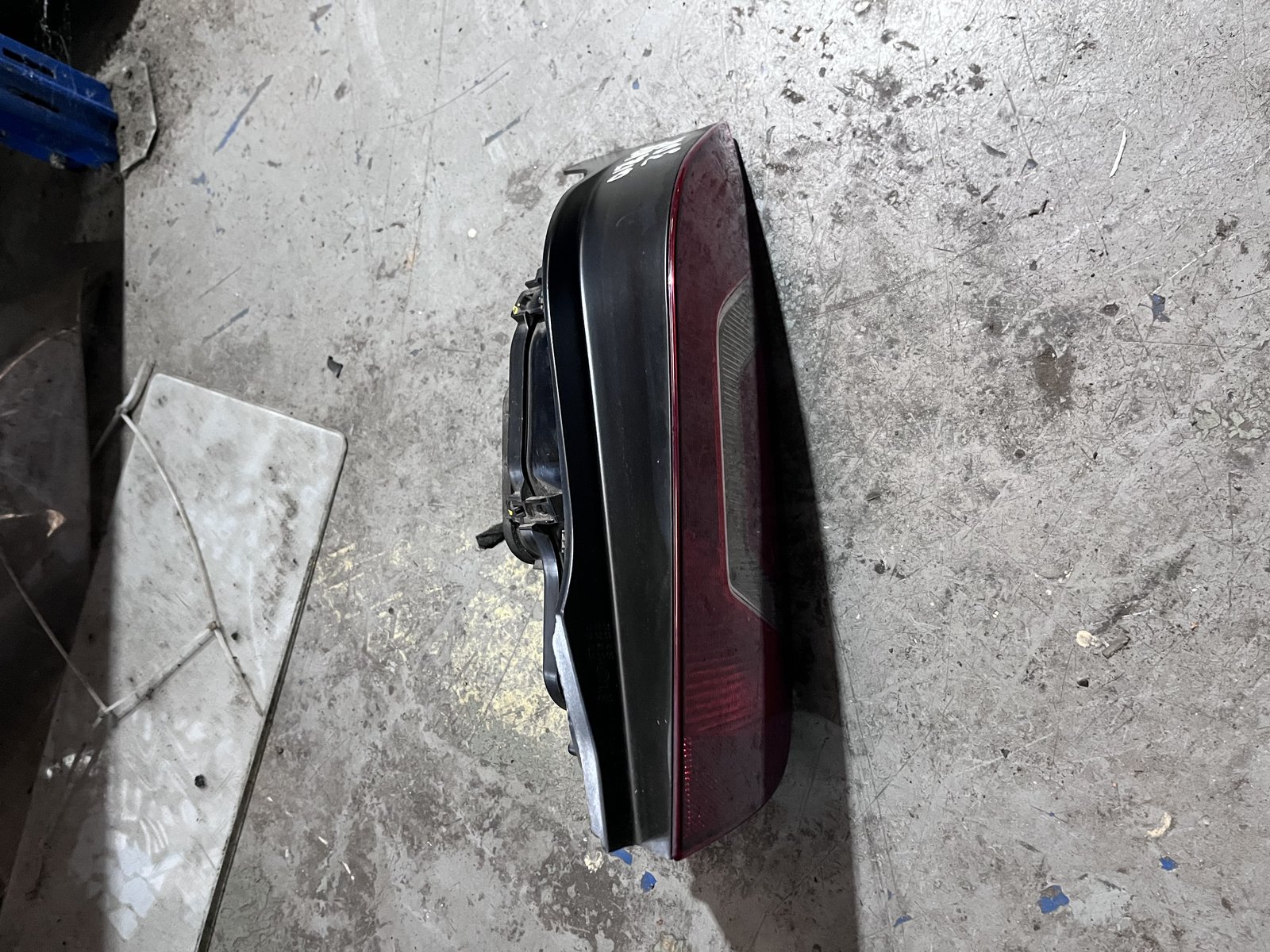 VW UP 012 3 DOOR  OSR TAIL LIGHT  photo 3