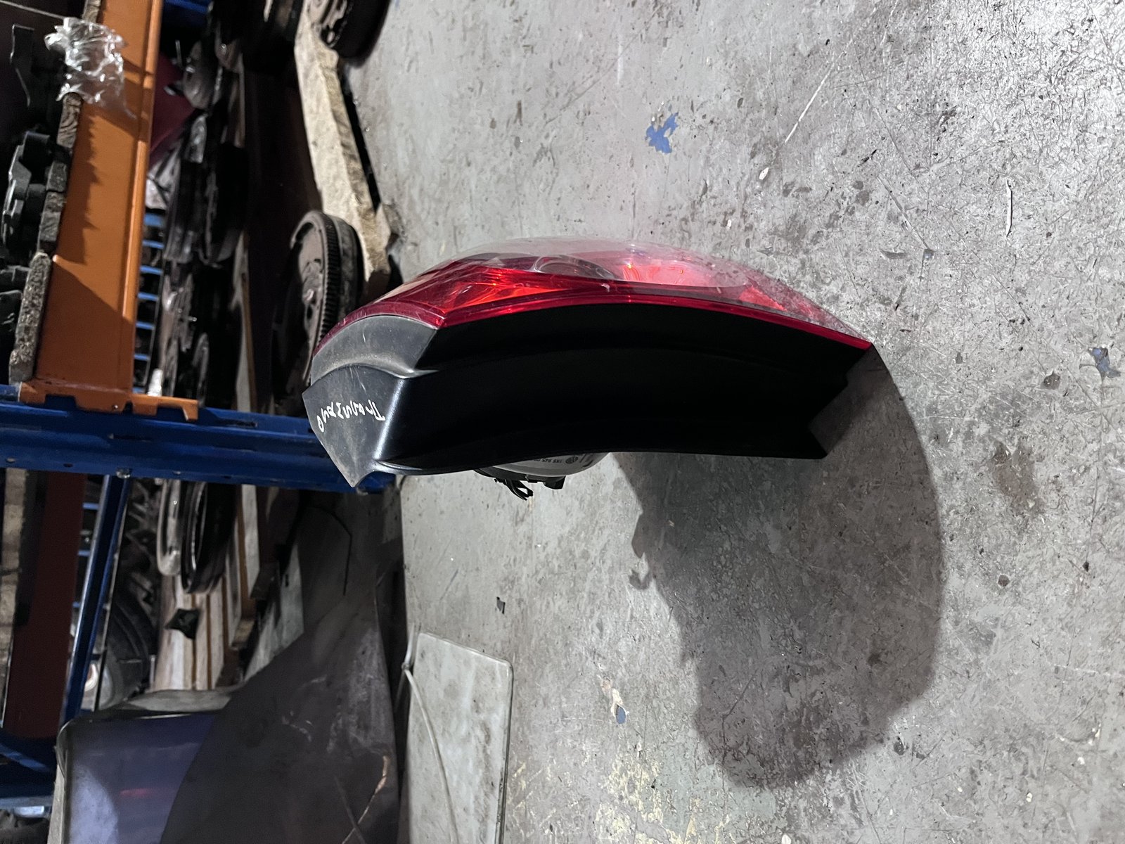 VW GOLF MK5 OSR TAIL LIGHT  photo 2