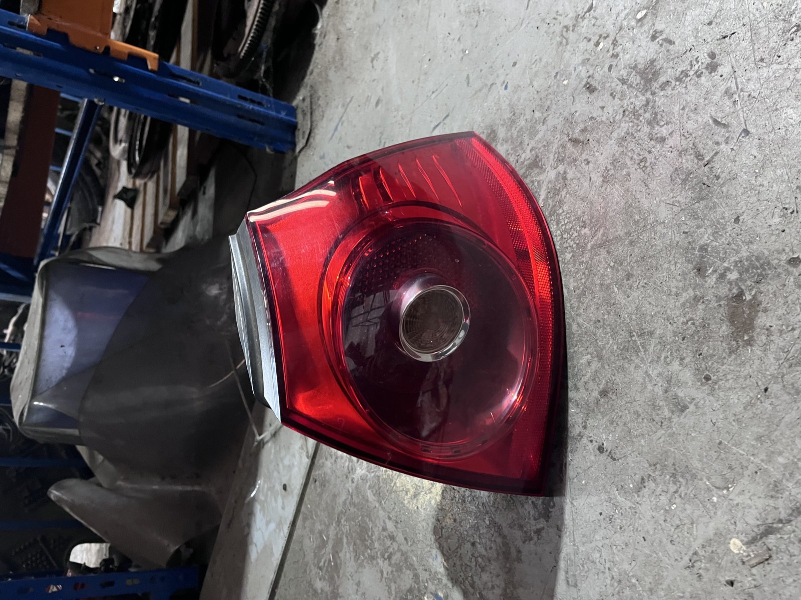 VW GOLF MK5 OSR TAIL LIGHT 
