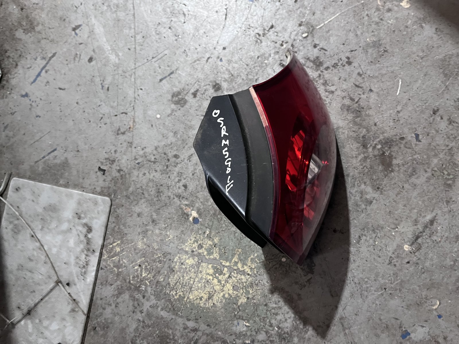 VW GOLF MK5 OSR TAIL LIGHT  photo 3
