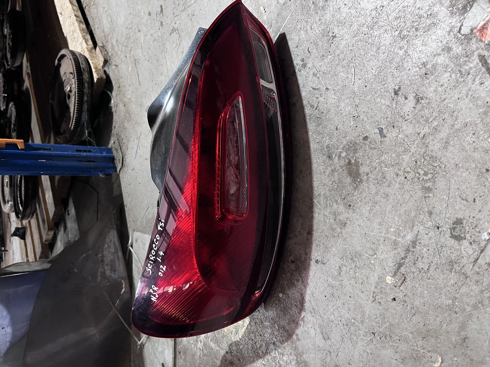 VW SCIROCO 2012 3 D00R NSR TAIL LIGHT 