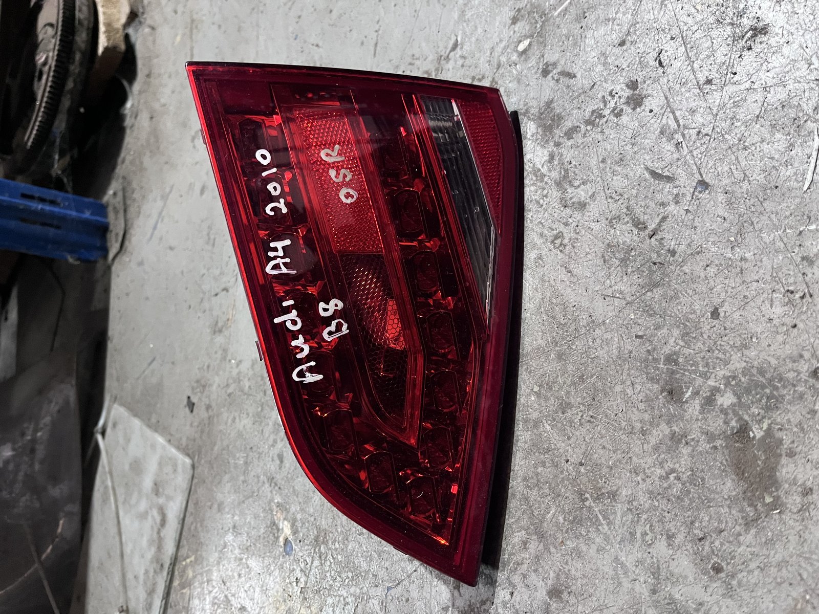 AUDI A4  B8 SALOON OSR TAIL LIGHT 