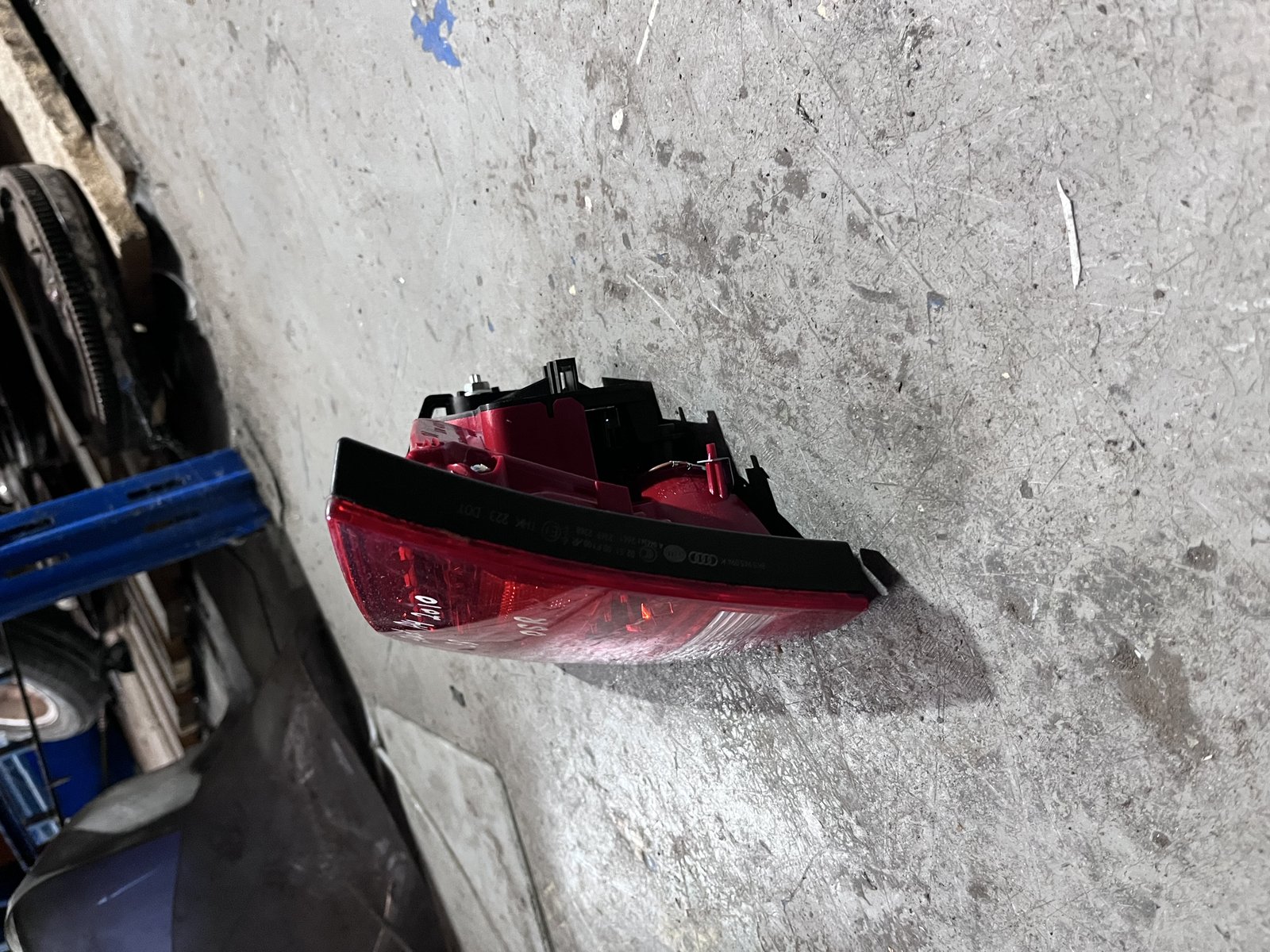 AUDI A4  B8 SALOON OSR TAIL LIGHT  photo 2