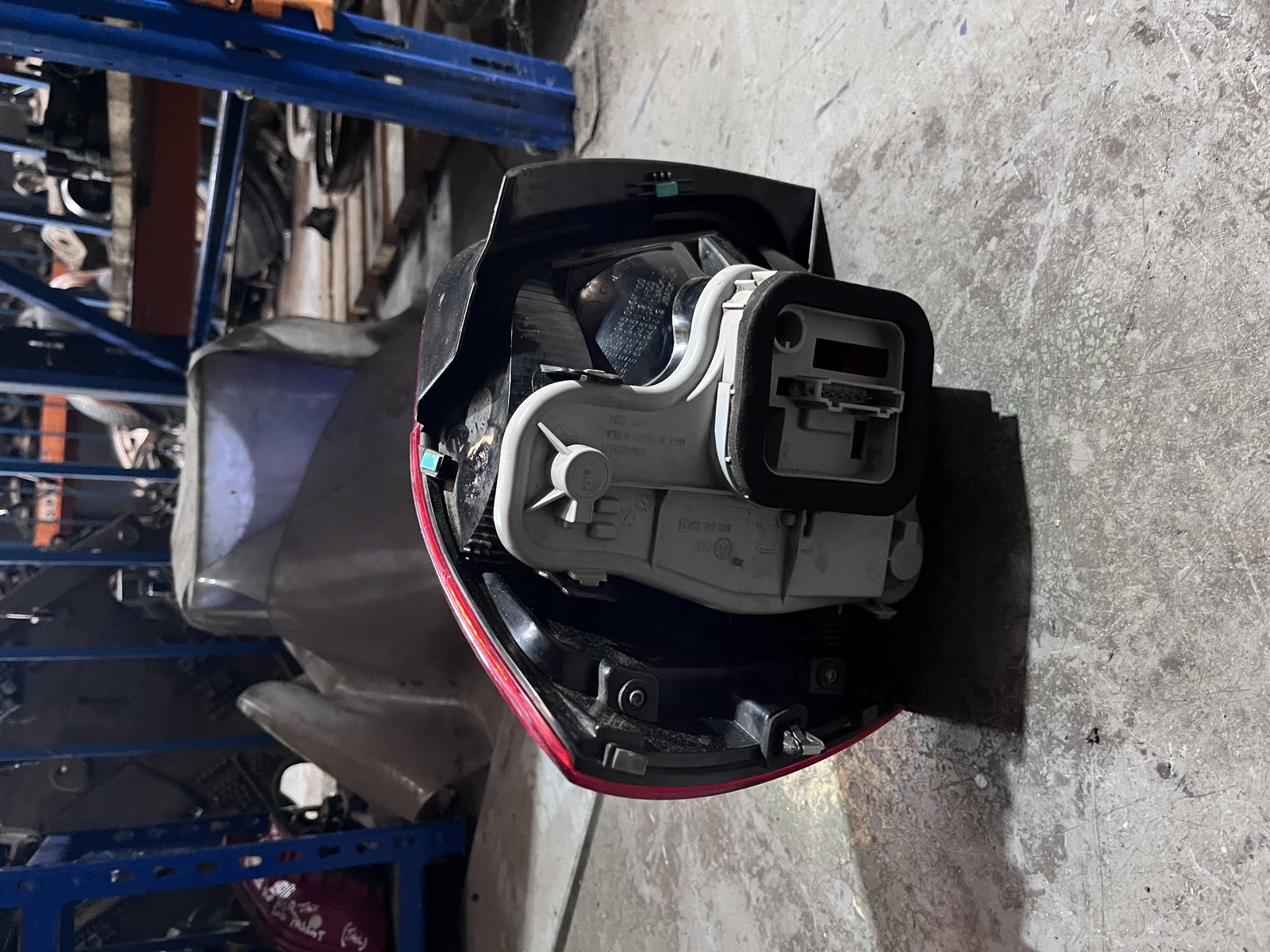 VW POLO MK5 6R OSR TAIL LIGHT photo 4