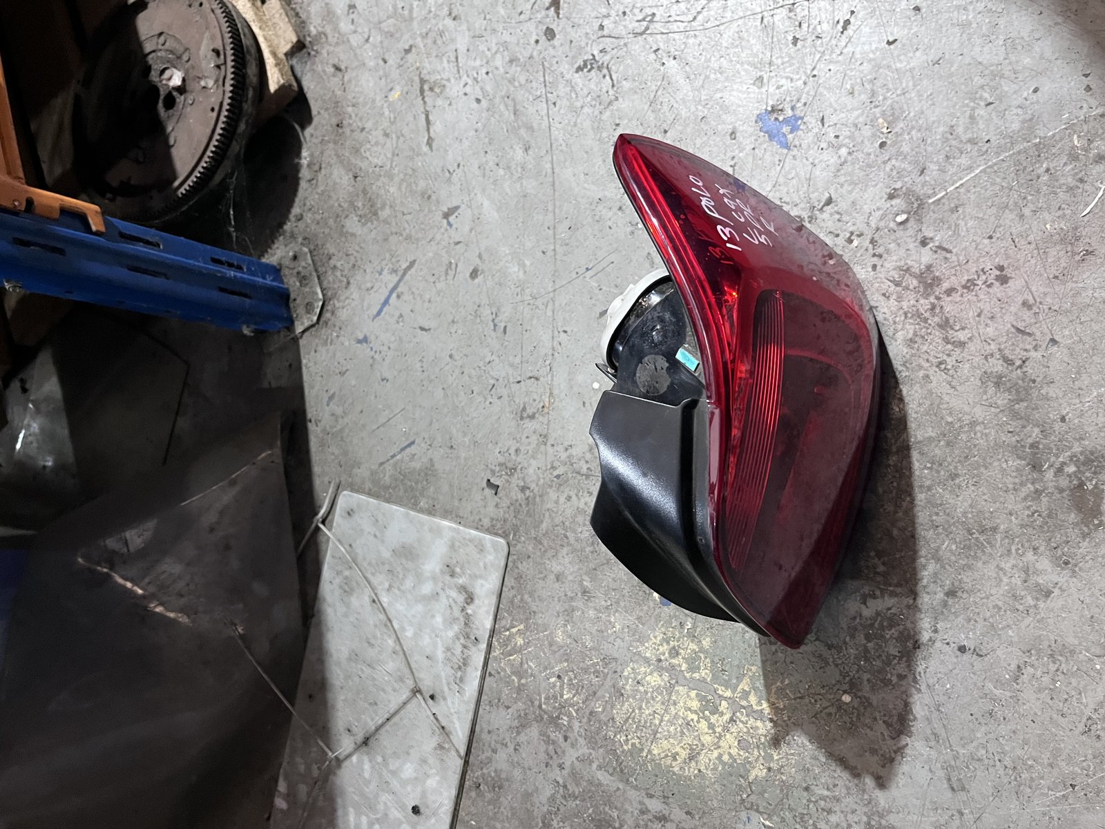 VW POLO MK5 6R OSR TAIL LIGHT photo 3