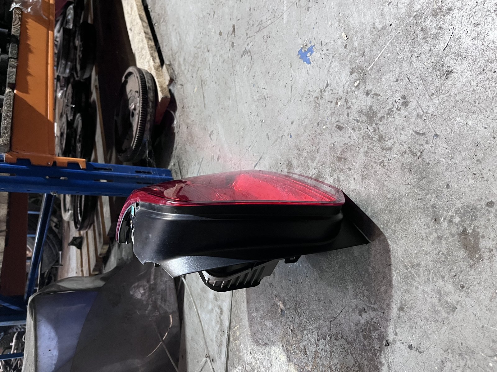 VW POLO MK5 6R OSR TAIL LIGHT photo 2