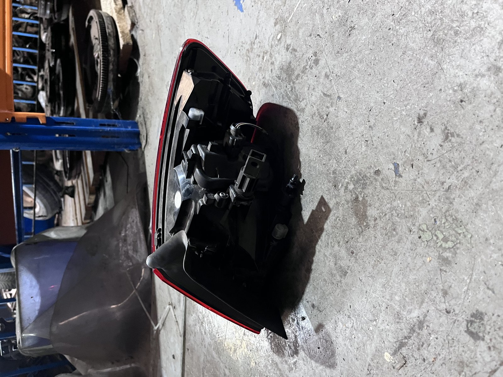 AUDI A3 SPORTBACK 8V NSR TAIL LIGHT  photo 4
