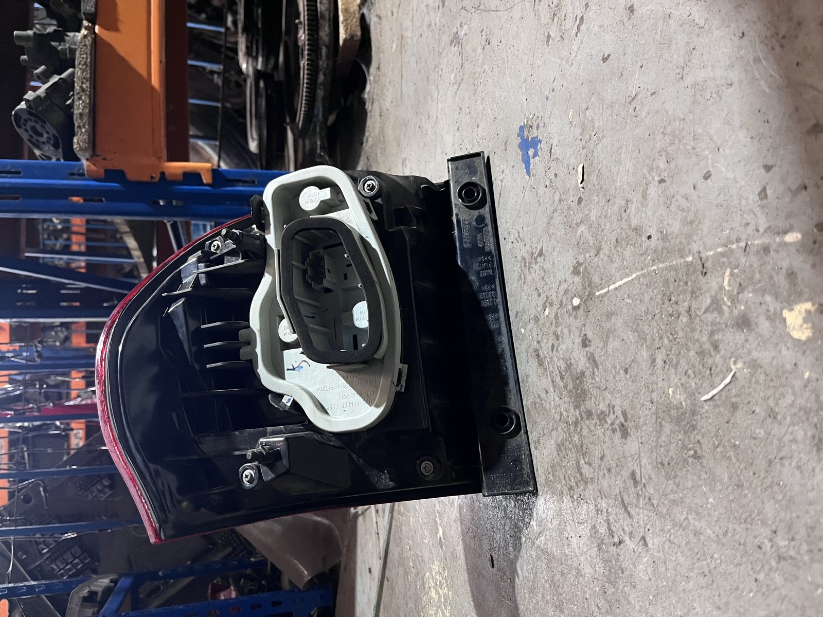 SKODA YETI MK1 NSR TAIL LIGHT  photo 4
