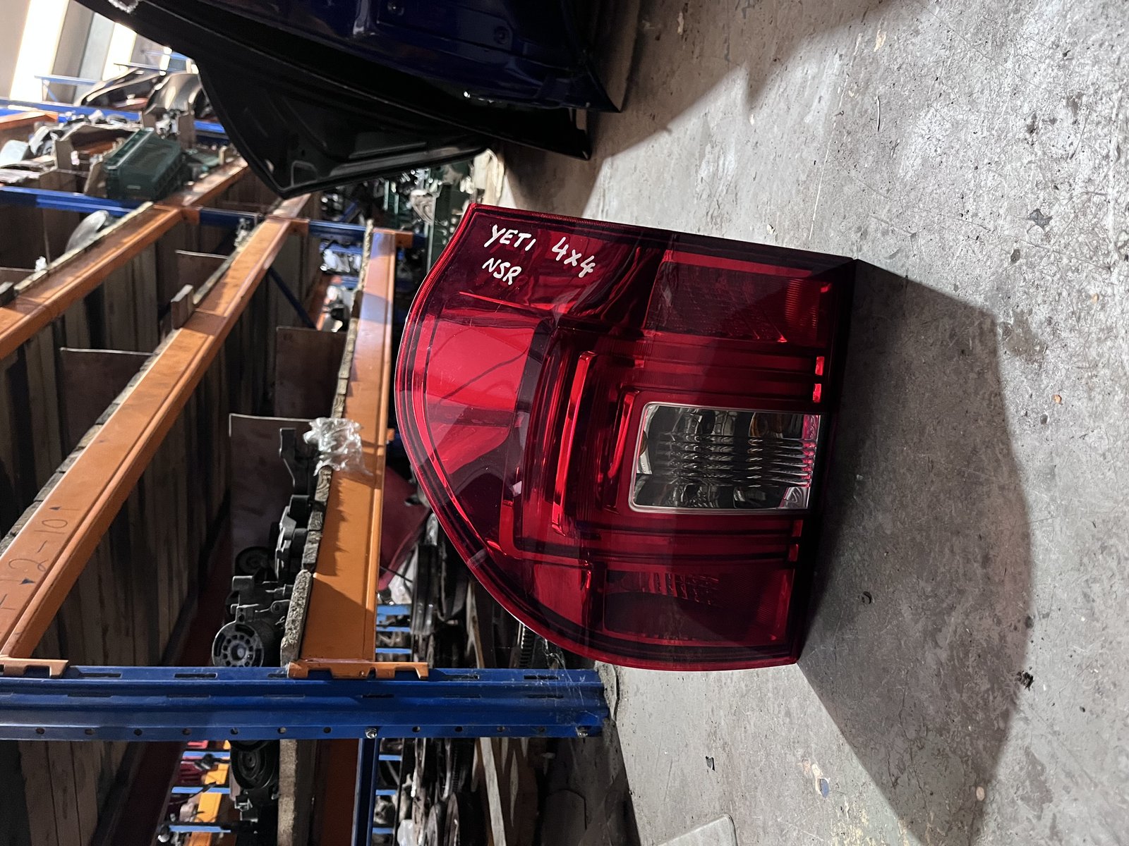 SKODA YETI MK1 NSR TAIL LIGHT 