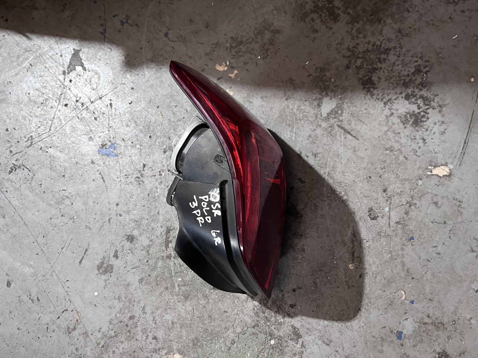 VW POLO MK5 6R OSR TAIL LIGHT photo 3