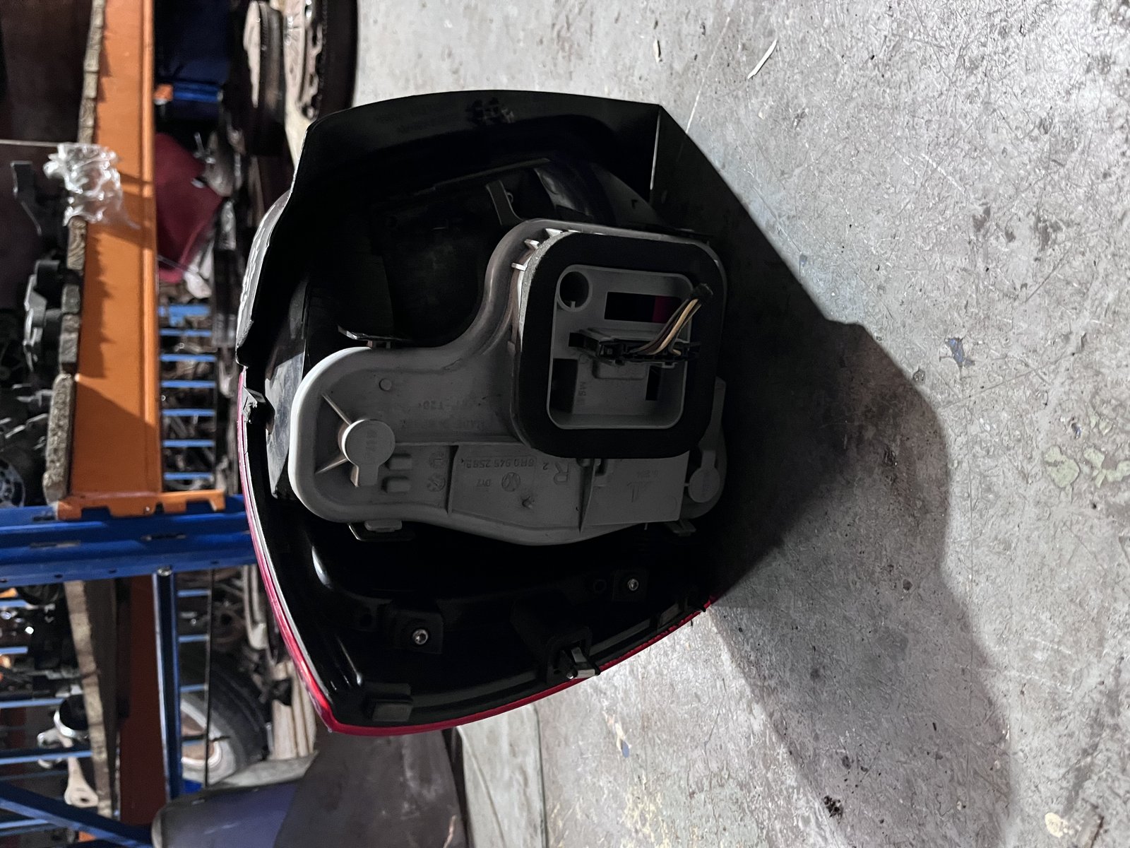 VW POLO MK5 6R OSR TAIL LIGHT photo 4