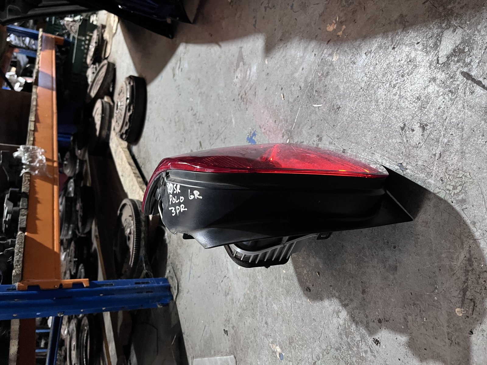 VW POLO MK5 6R OSR TAIL LIGHT photo 2