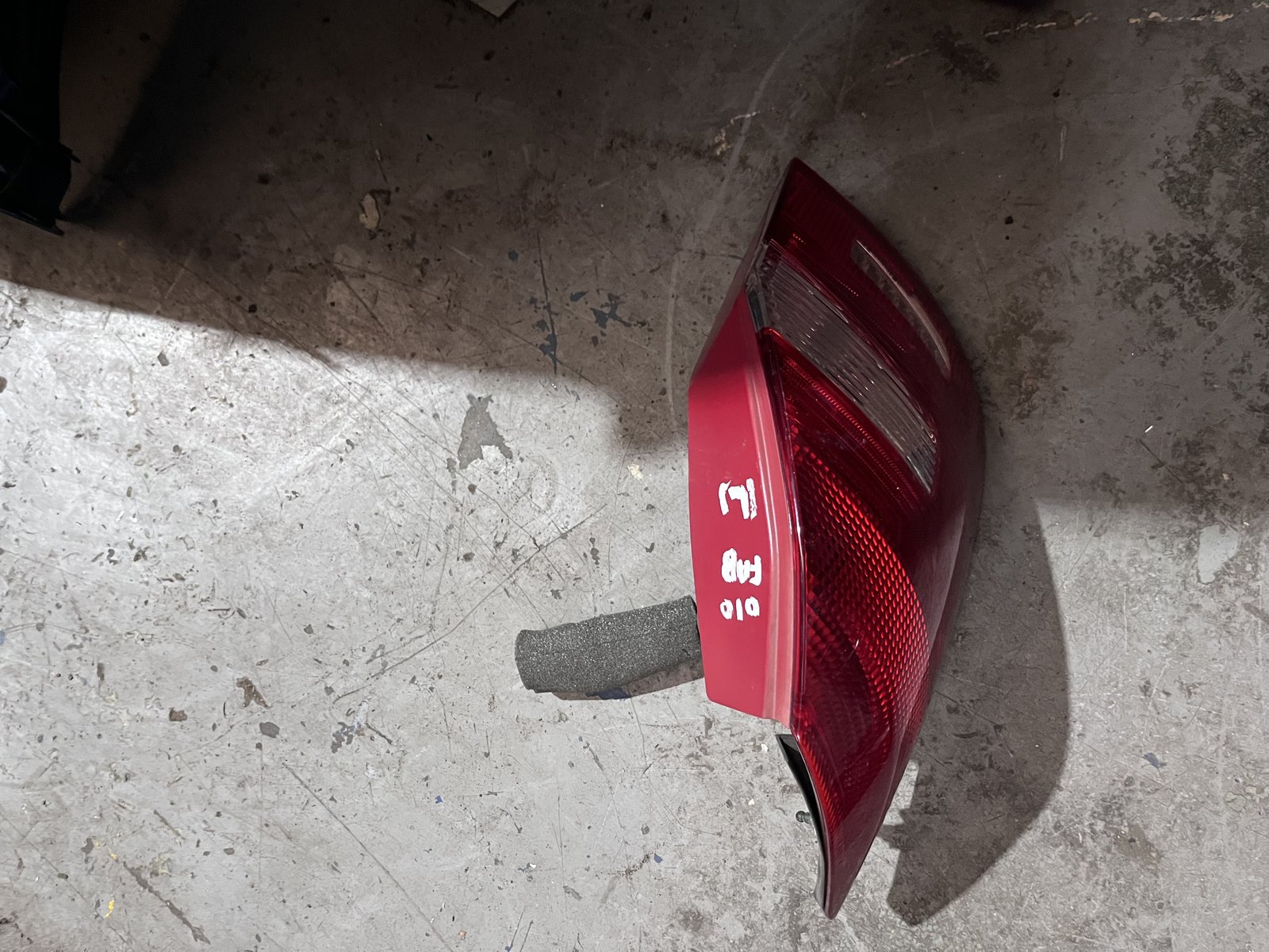 SKODA FABIA MK2 NSR TAIL LIGHT  photo 3
