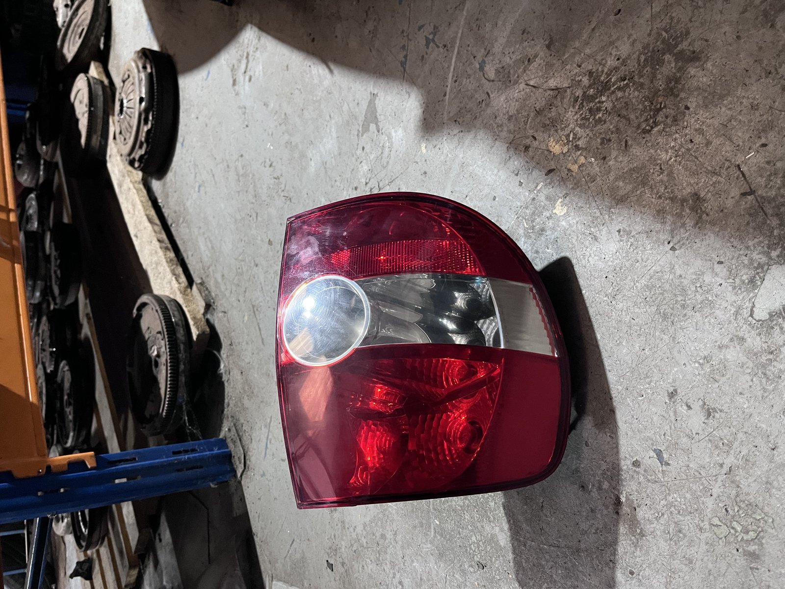 VW FOX HATCHBACK OSR TAIL LIGHT 