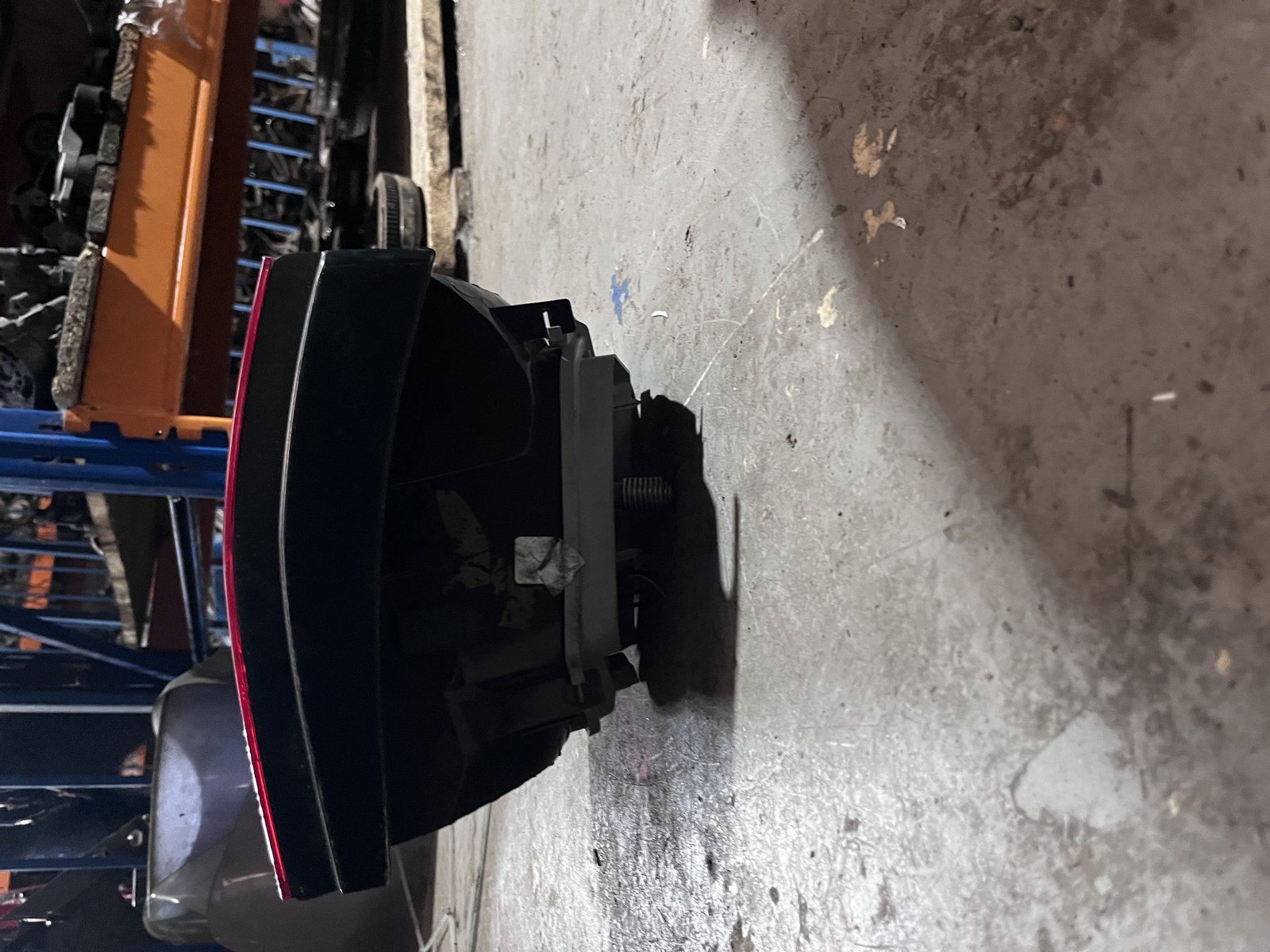 VW FOX HATCHBACK OSR TAIL LIGHT  photo 4