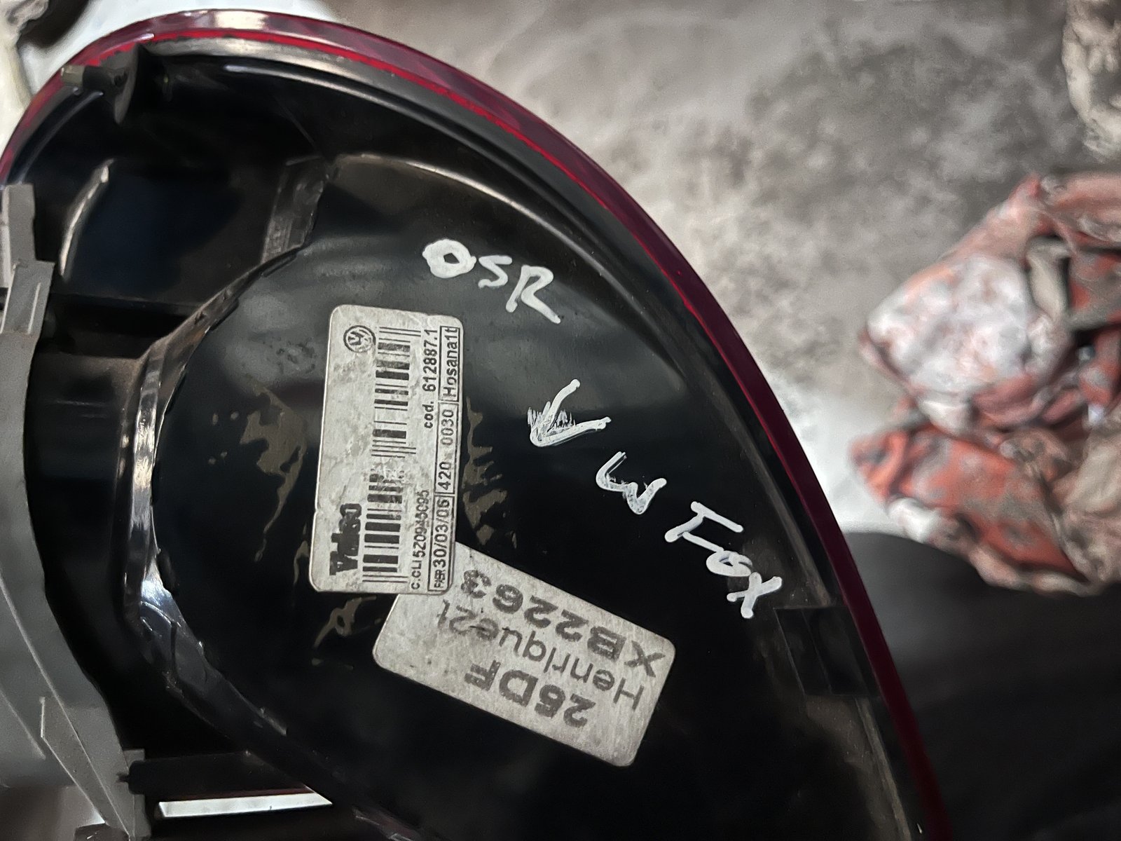 VW FOX HATCHBACK OSR TAIL LIGHT  photo 5
