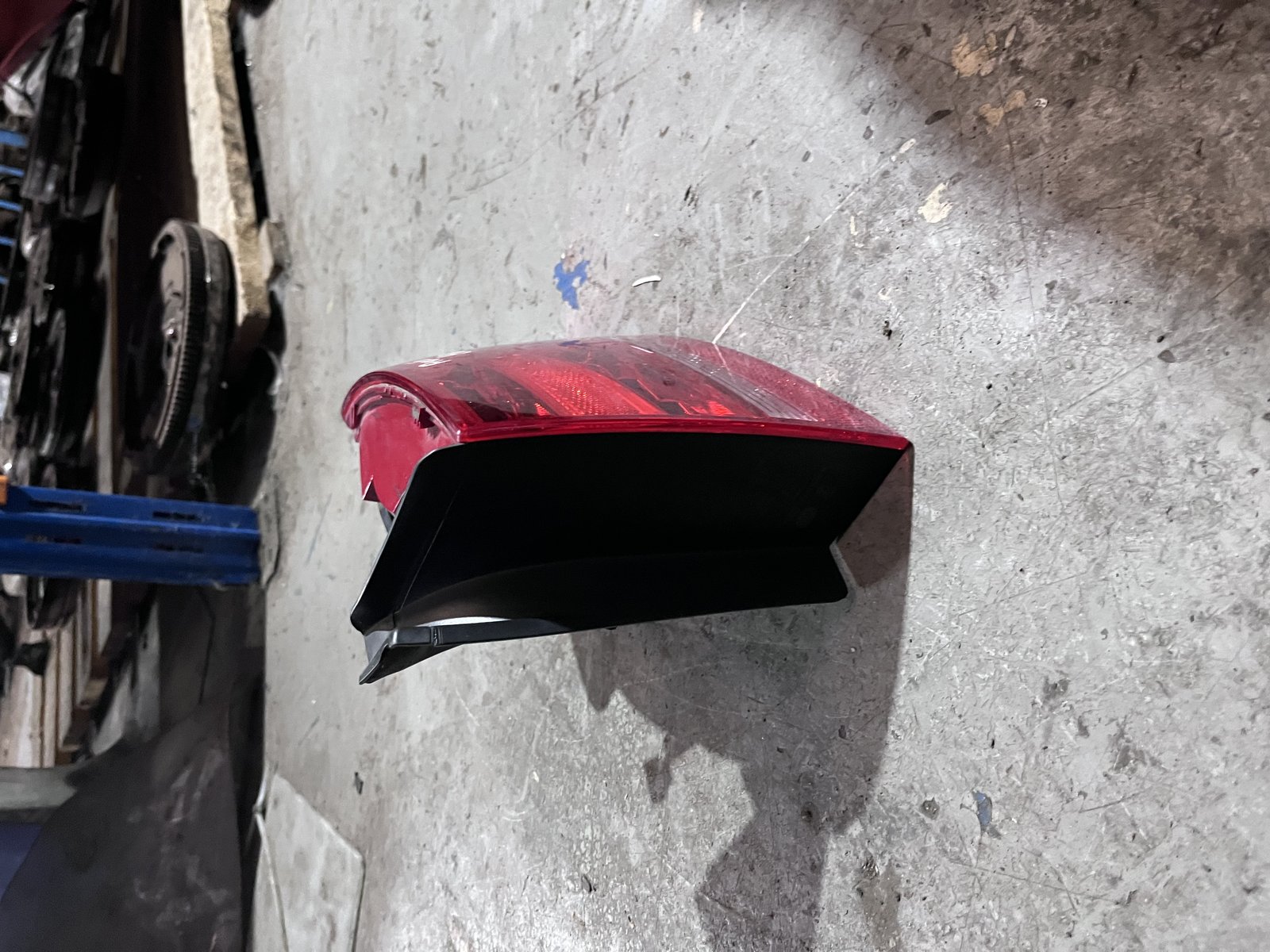 AUDI A4 B8 2010 0SR TAIL LIGHT  photo 2