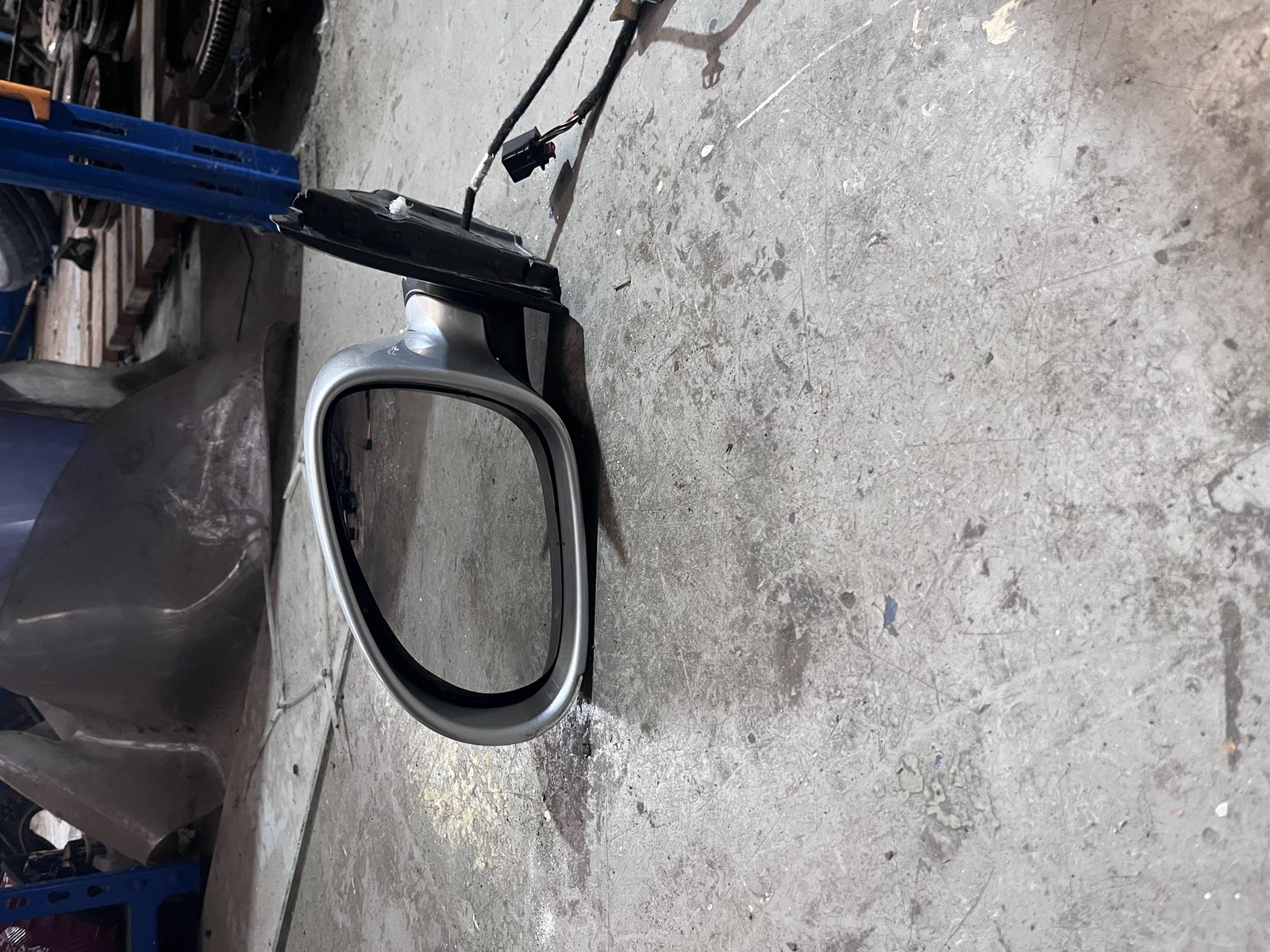 2010 VW JETTA MK5 NSF WING MIRROR SILVER LA7W